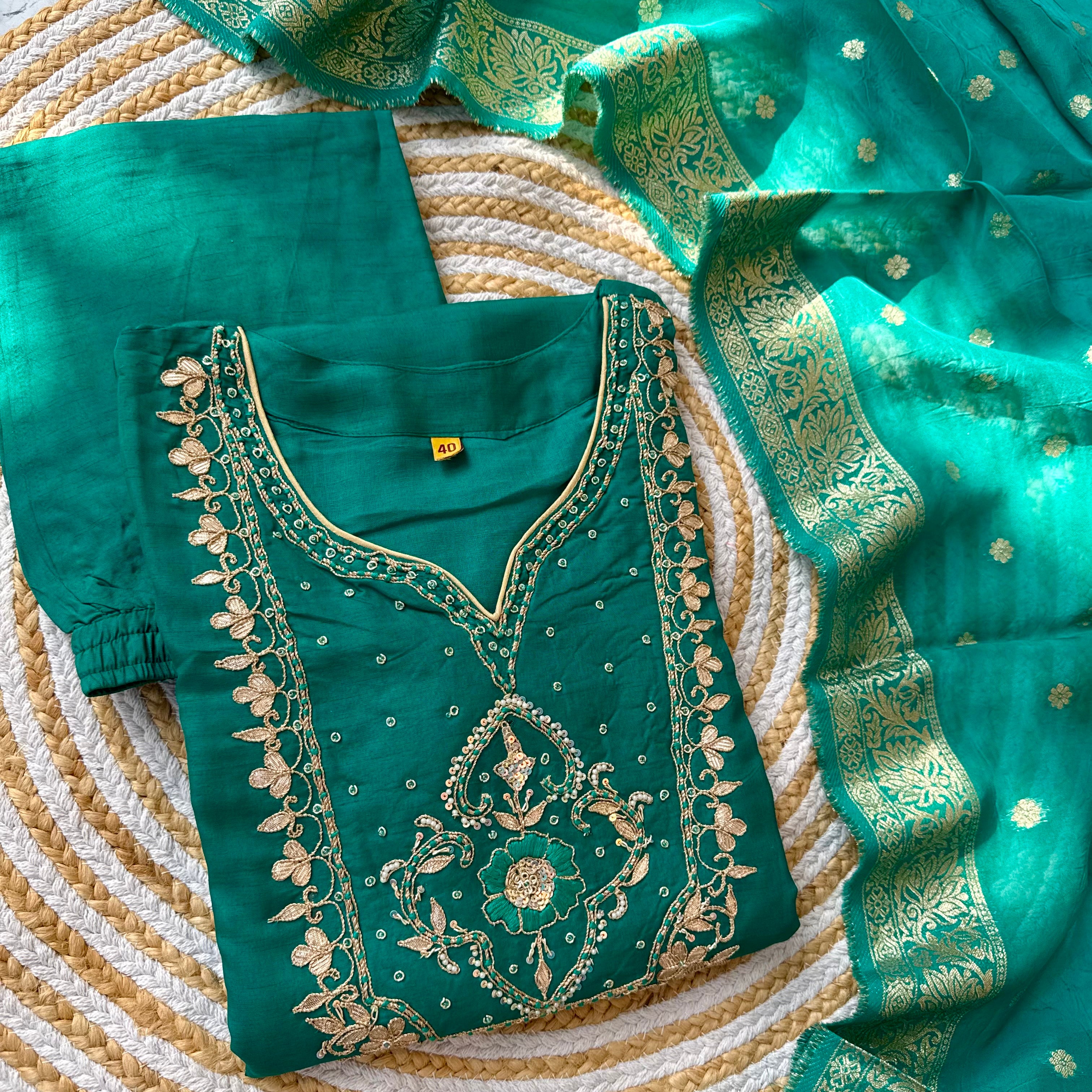 “RIWAYAT” Premium festive wear Rama green Dola silk set 🛍️