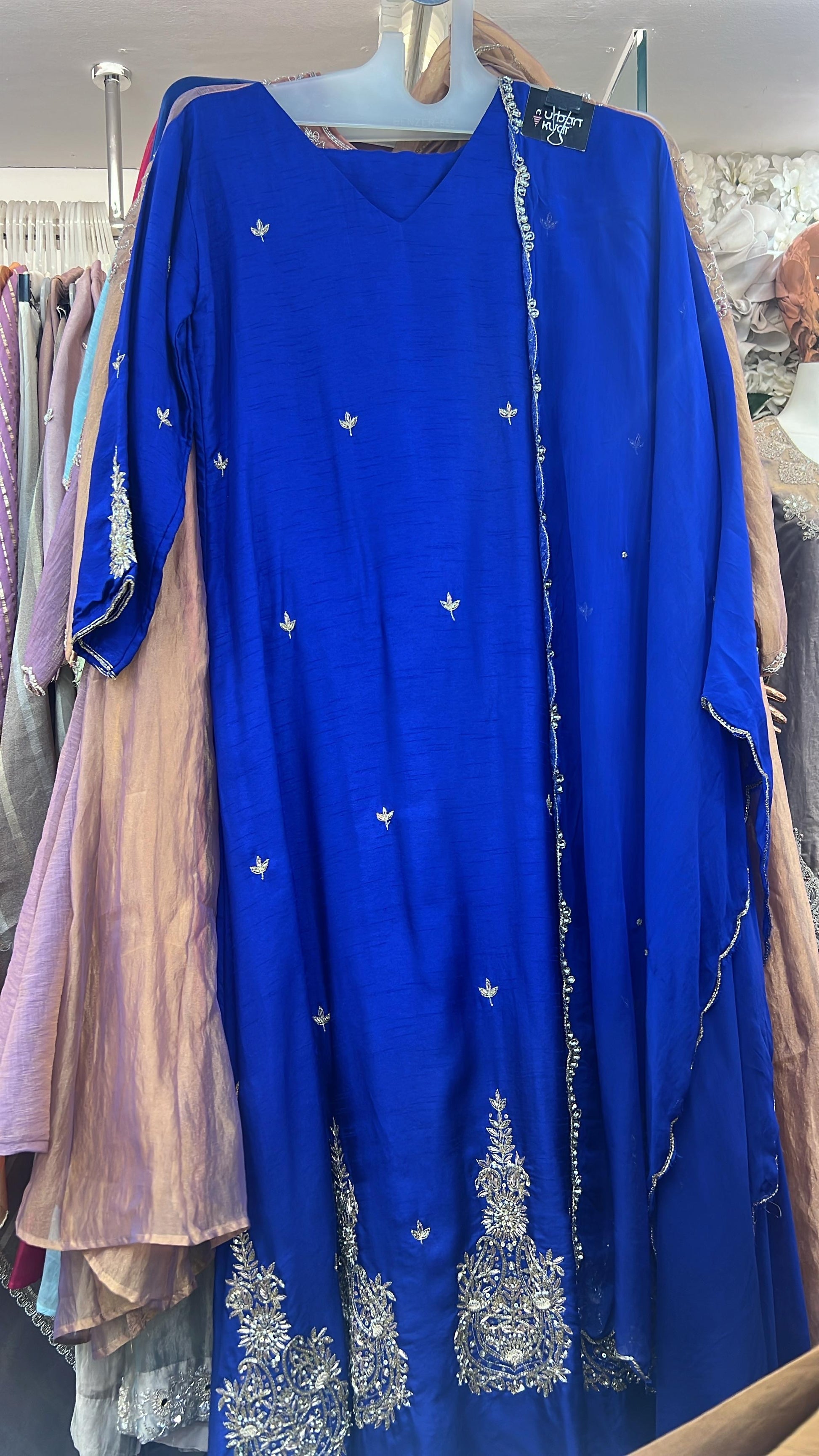 ✨”Aarti– Premium Dola Silk Heavy Anarkali Kurta Set