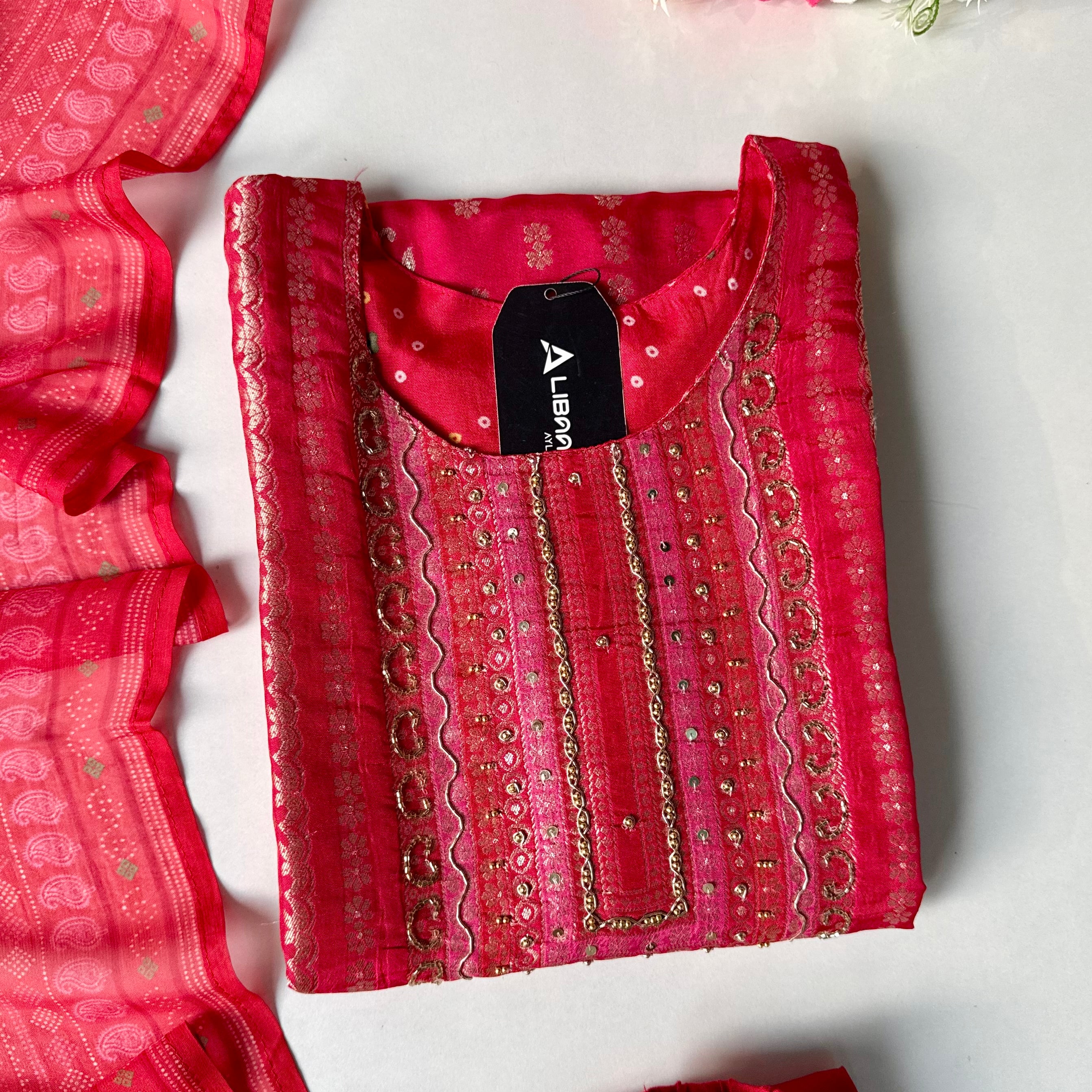 “Mustarab” Beautiful jacquard silk kurti pant with dupatta set 🛍️