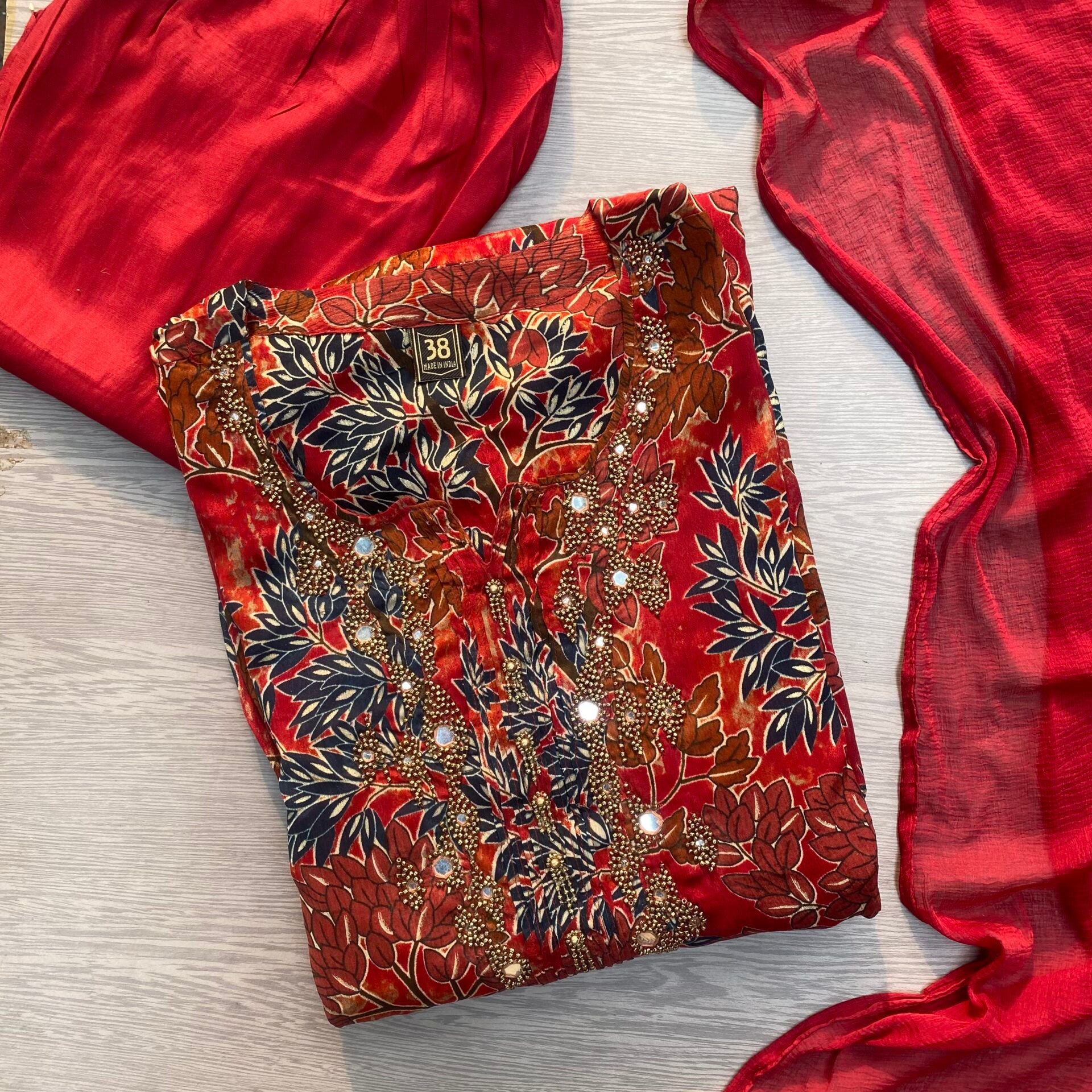 “Sukoon” Premium pakistani chinnon kurti bottom with dupatta set
