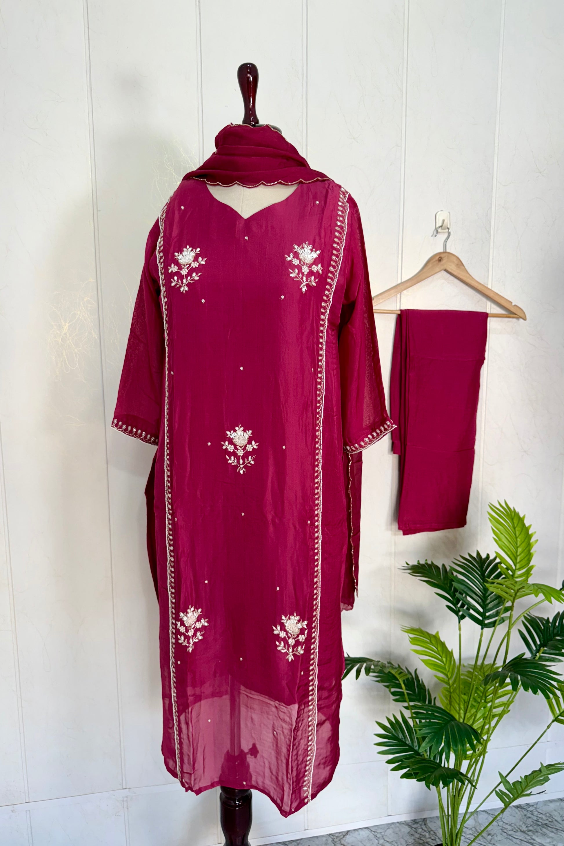“”Ujjwal” Trending Organza Viscose Suit set 🛍️