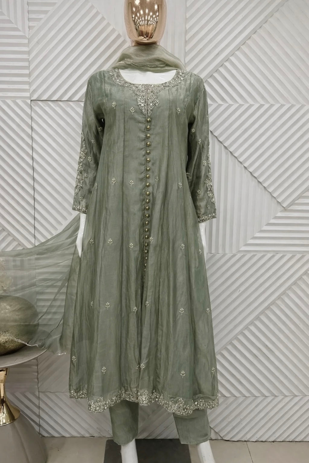 ✨Aiyana- Eid Special Crushed Tissue Heavy Handwork Anarkali Suit