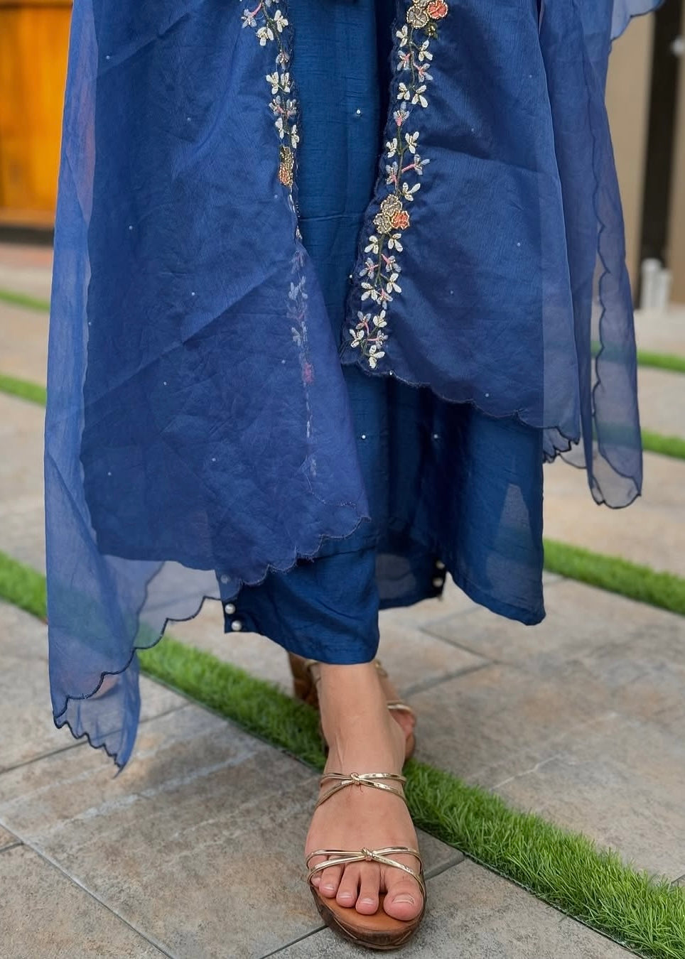 “ALKA” A very beautiful piece with zardozi & zari handwork set