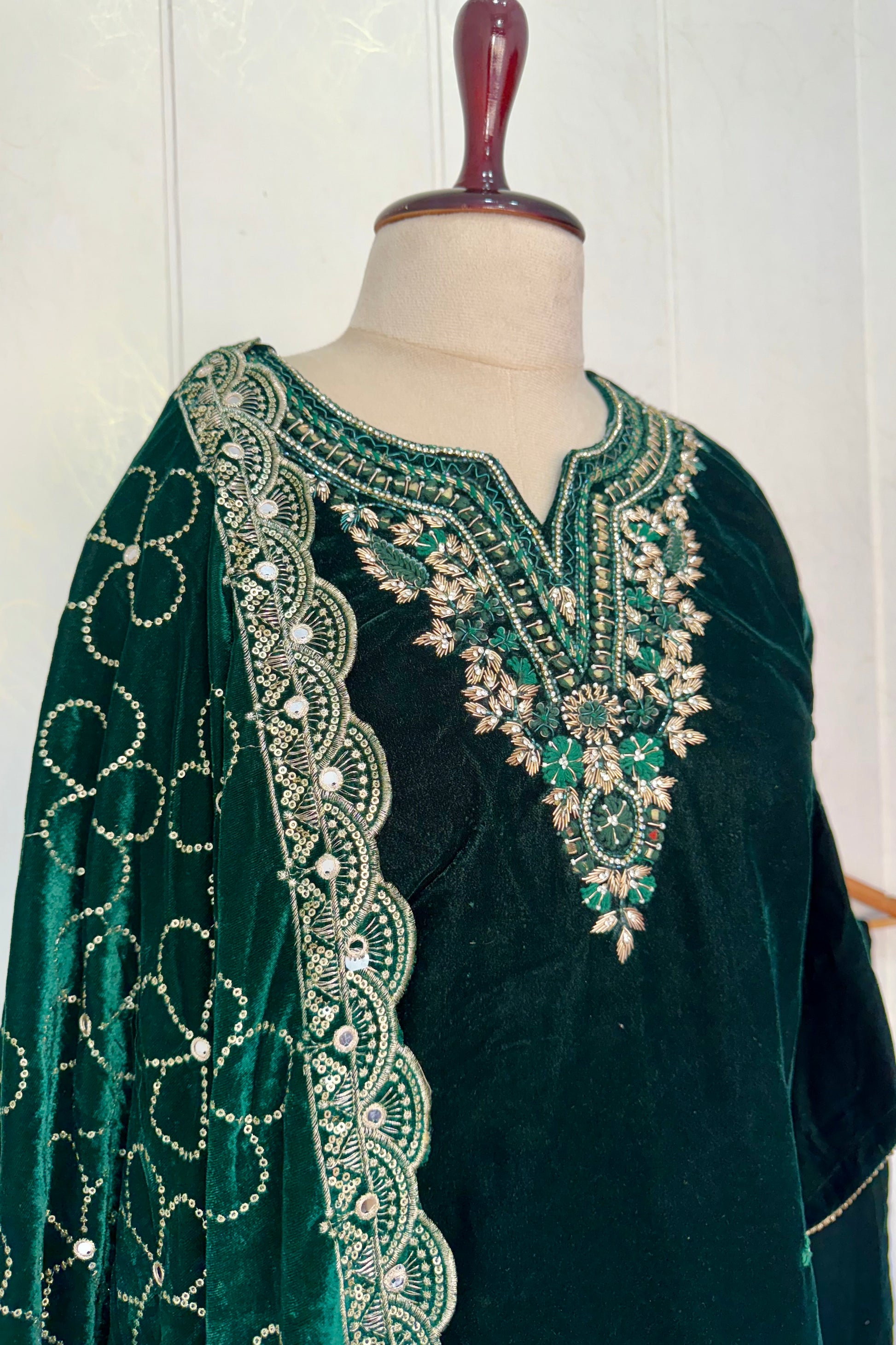 “Zara” Premium heavy velvet handwork suit with shawl set