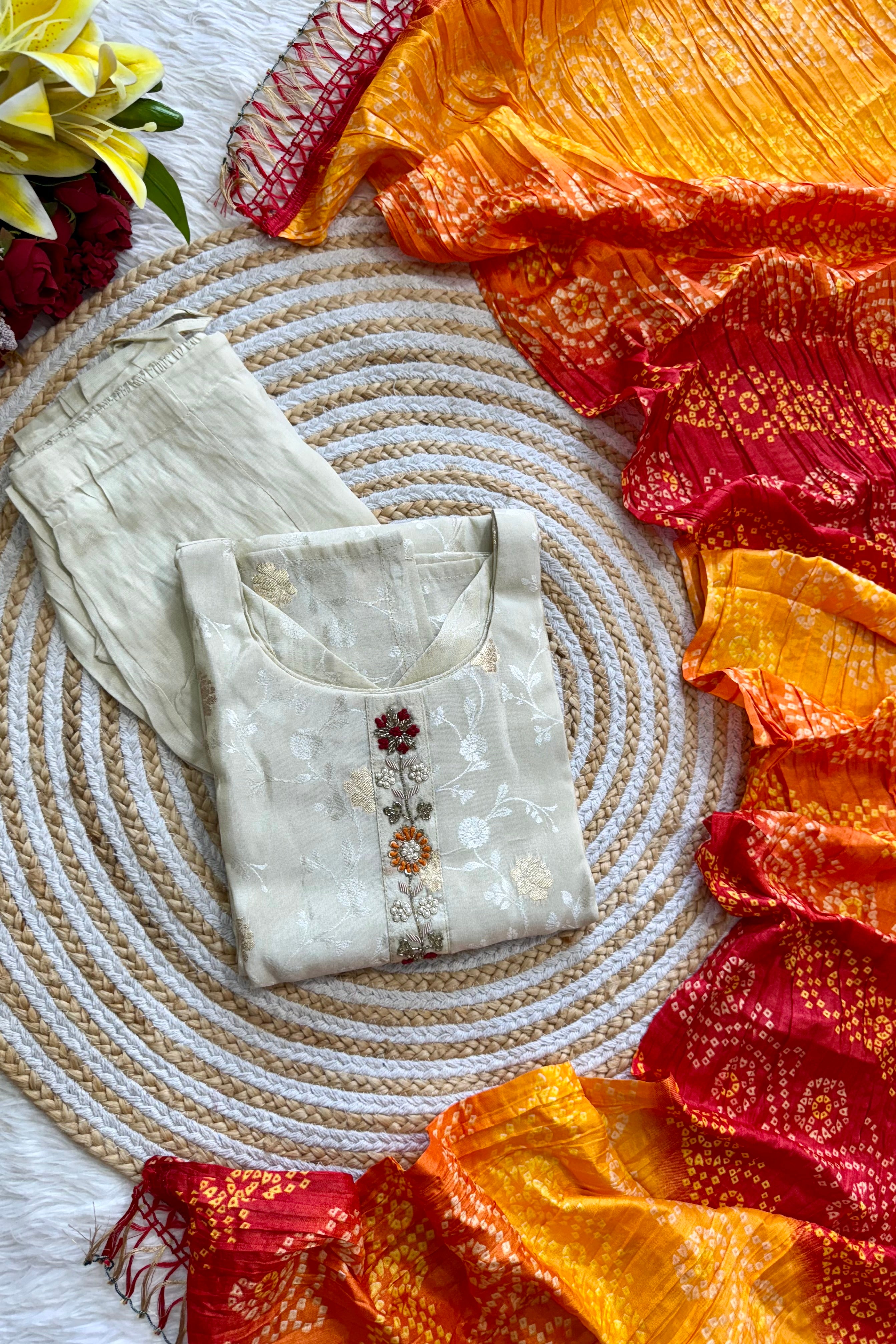 ‘’AARVI” Beautiful off white jacquard silk kurti bottom dupatta set 🛍️