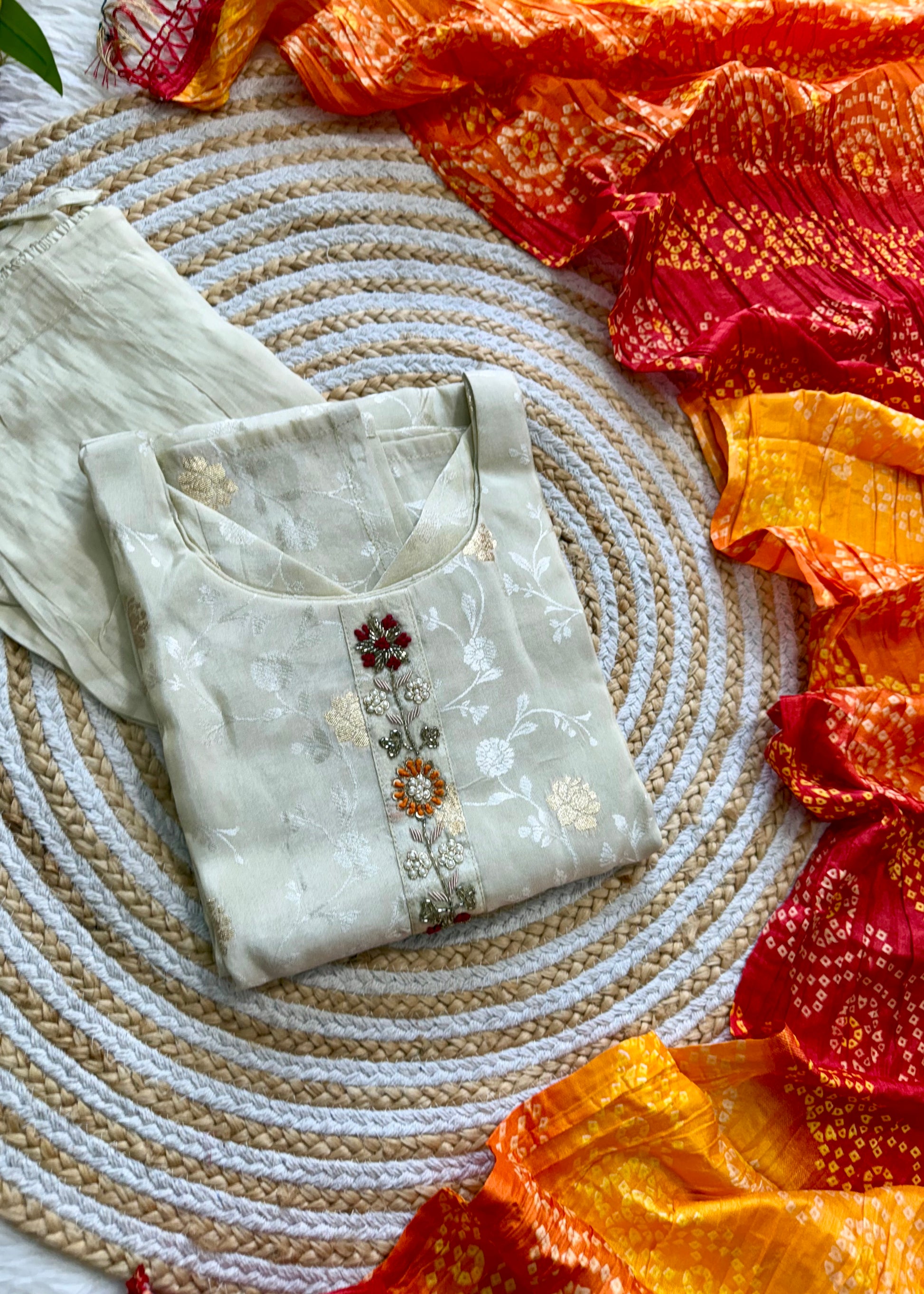 ‘’AARVI” Beautiful off white jacquard silk kurti bottom dupatta set 🛍️