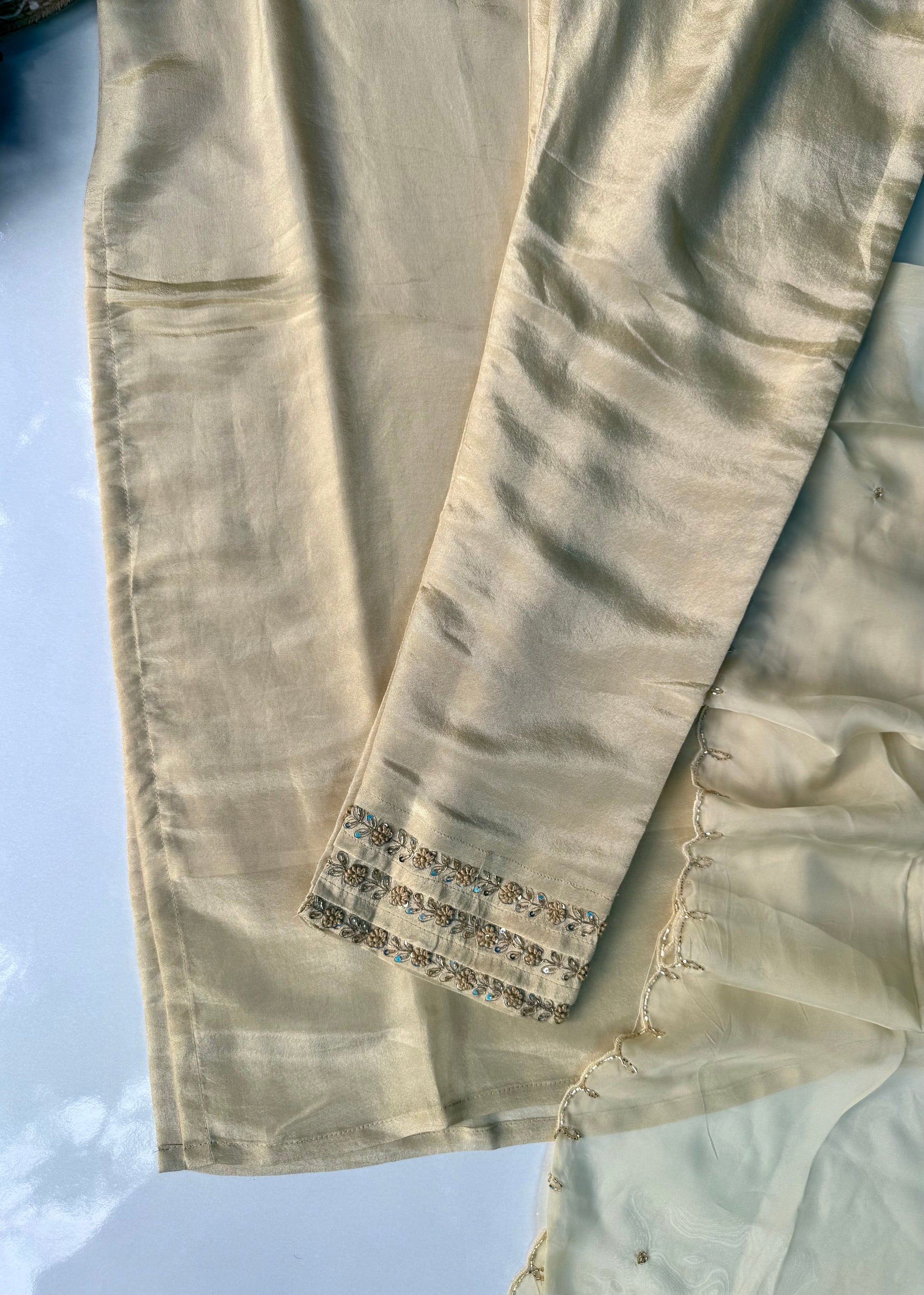 “Jini” Tissue silk handcrafted kurti bottom dupatta set 🛍️