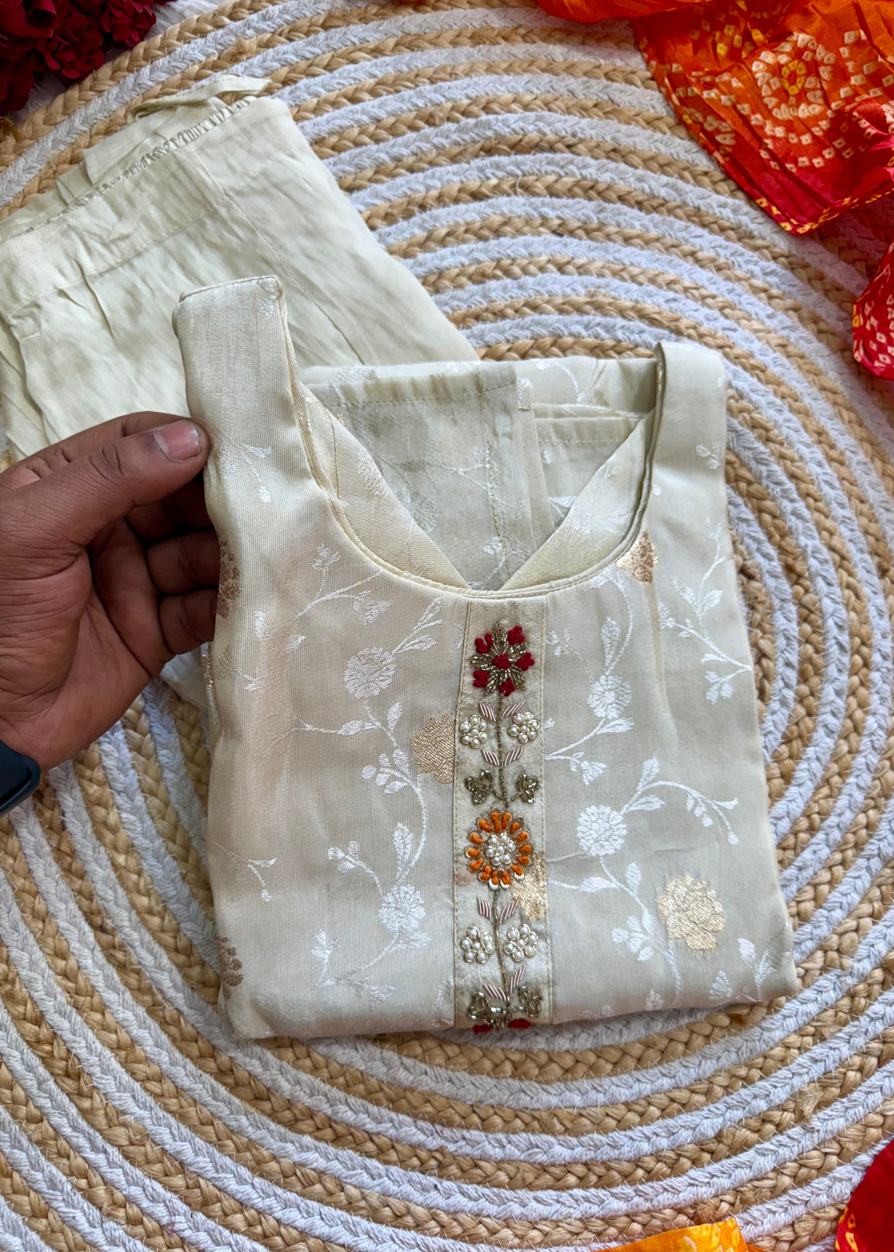‘’AARVI” Beautiful off white jacquard silk kurti bottom dupatta set 🛍️