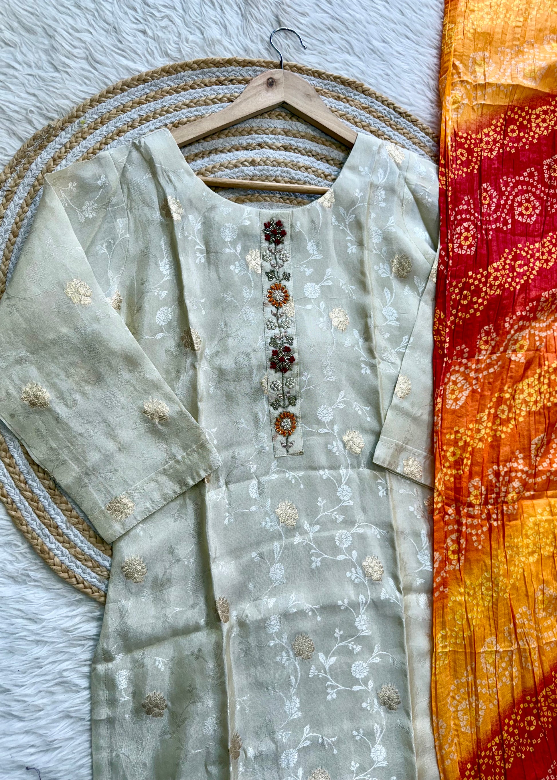 ‘’AARVI” Beautiful off white jacquard silk kurti bottom dupatta set 🛍️