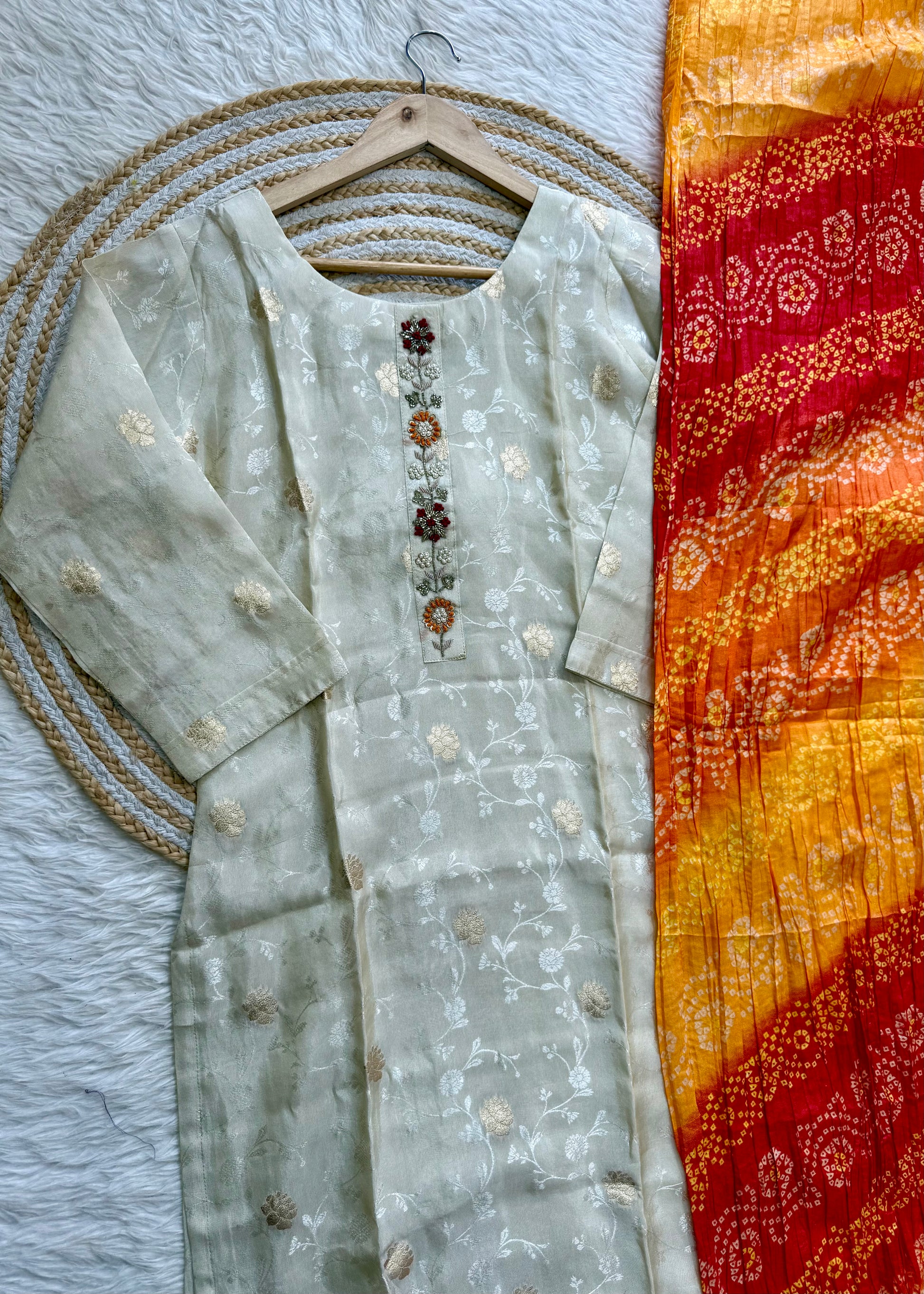 ‘’AARVI” Beautiful off white jacquard silk kurti bottom dupatta set 🛍️