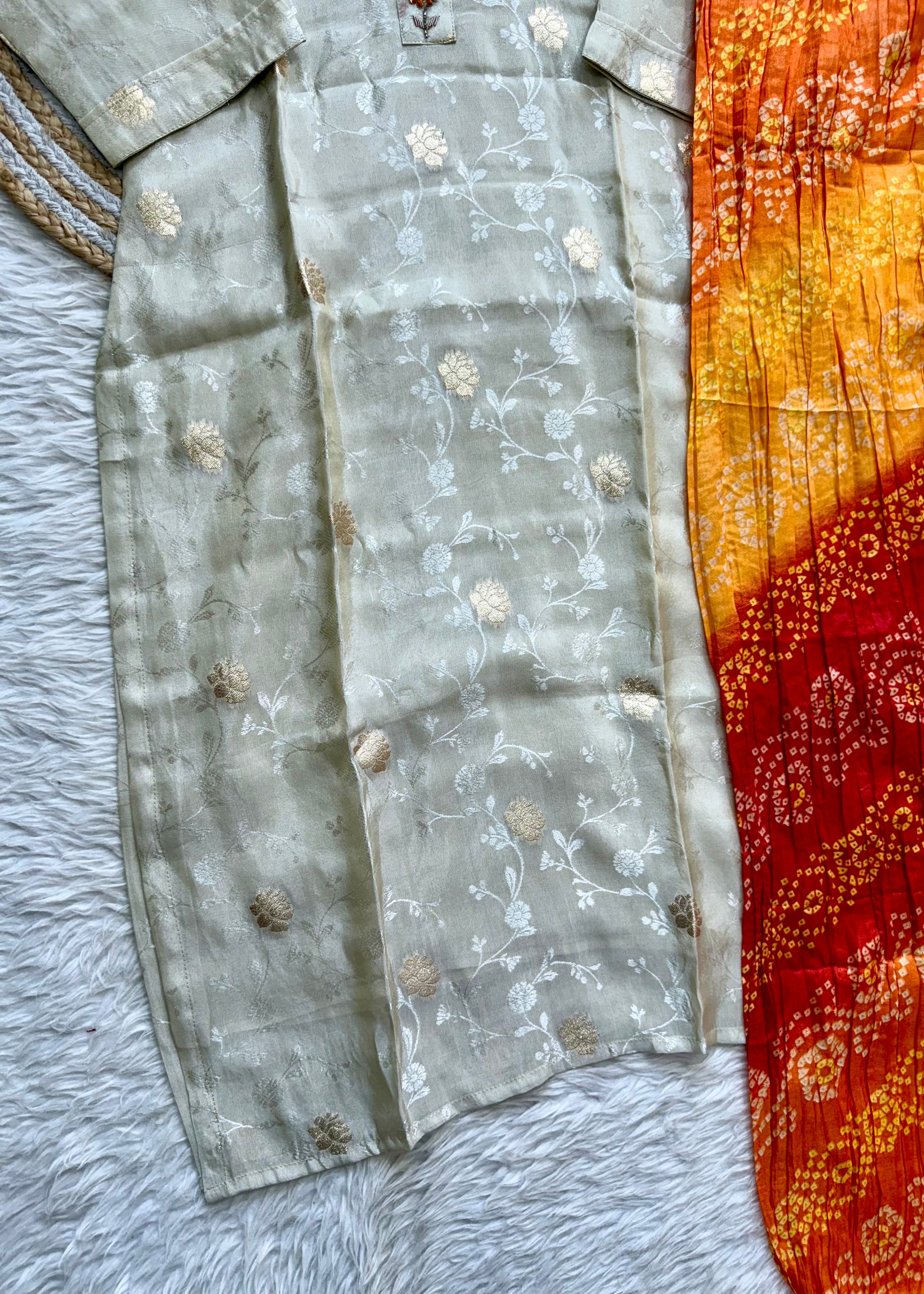 ‘’AARVI” Beautiful off white jacquard silk kurti bottom dupatta set 🛍️