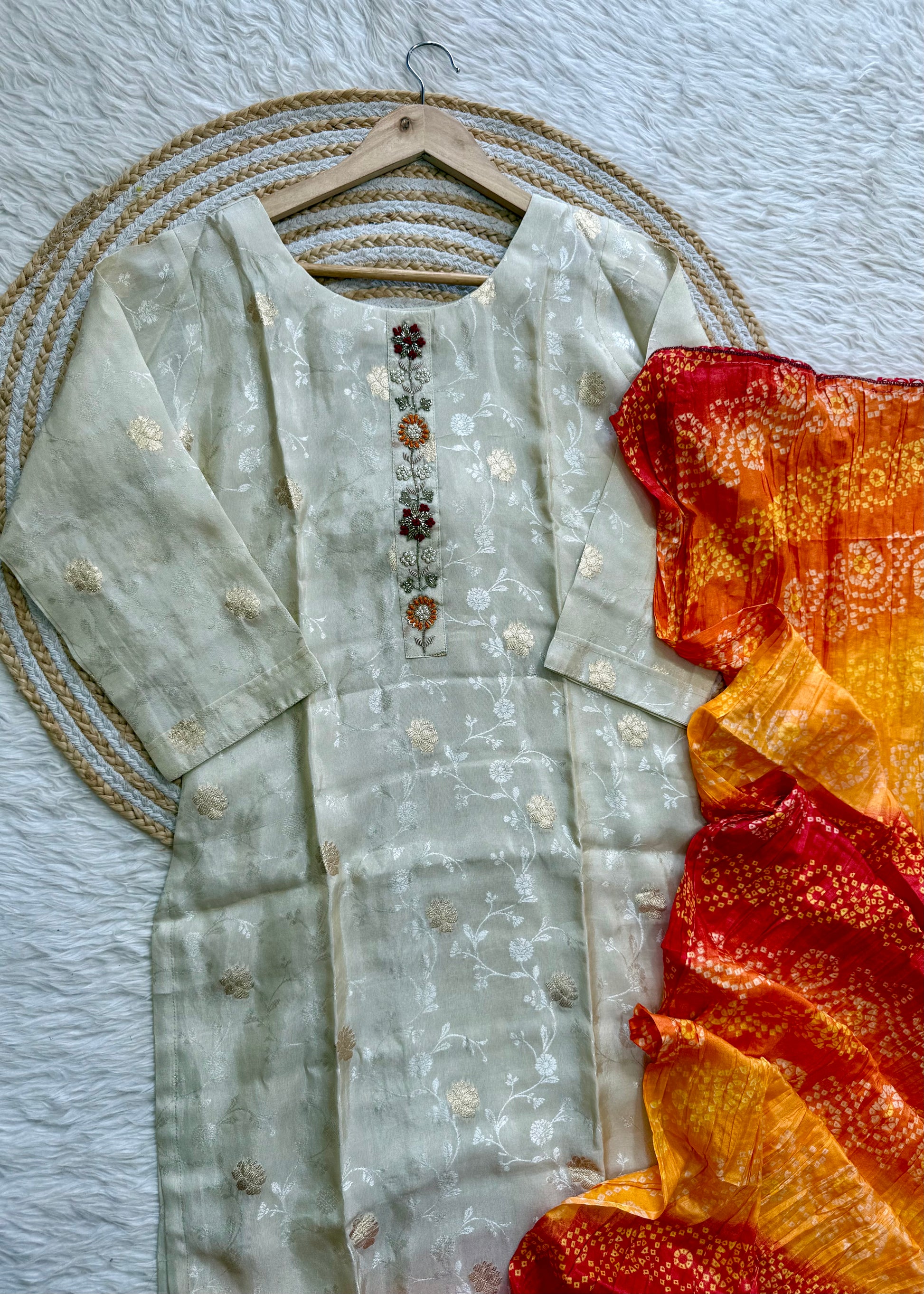 ‘’AARVI” Beautiful off white jacquard silk kurti bottom dupatta set 🛍️