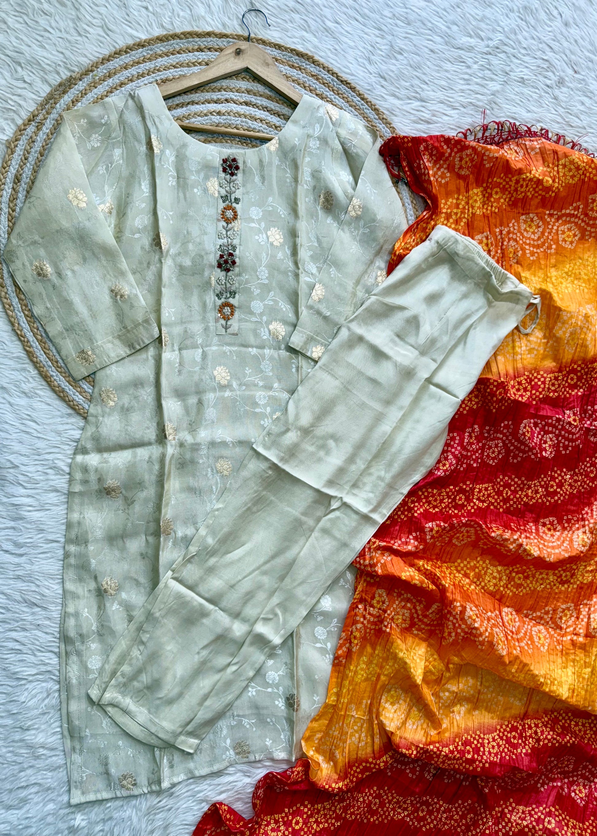 ‘’AARVI” Beautiful off white jacquard silk kurti bottom dupatta set 🛍️