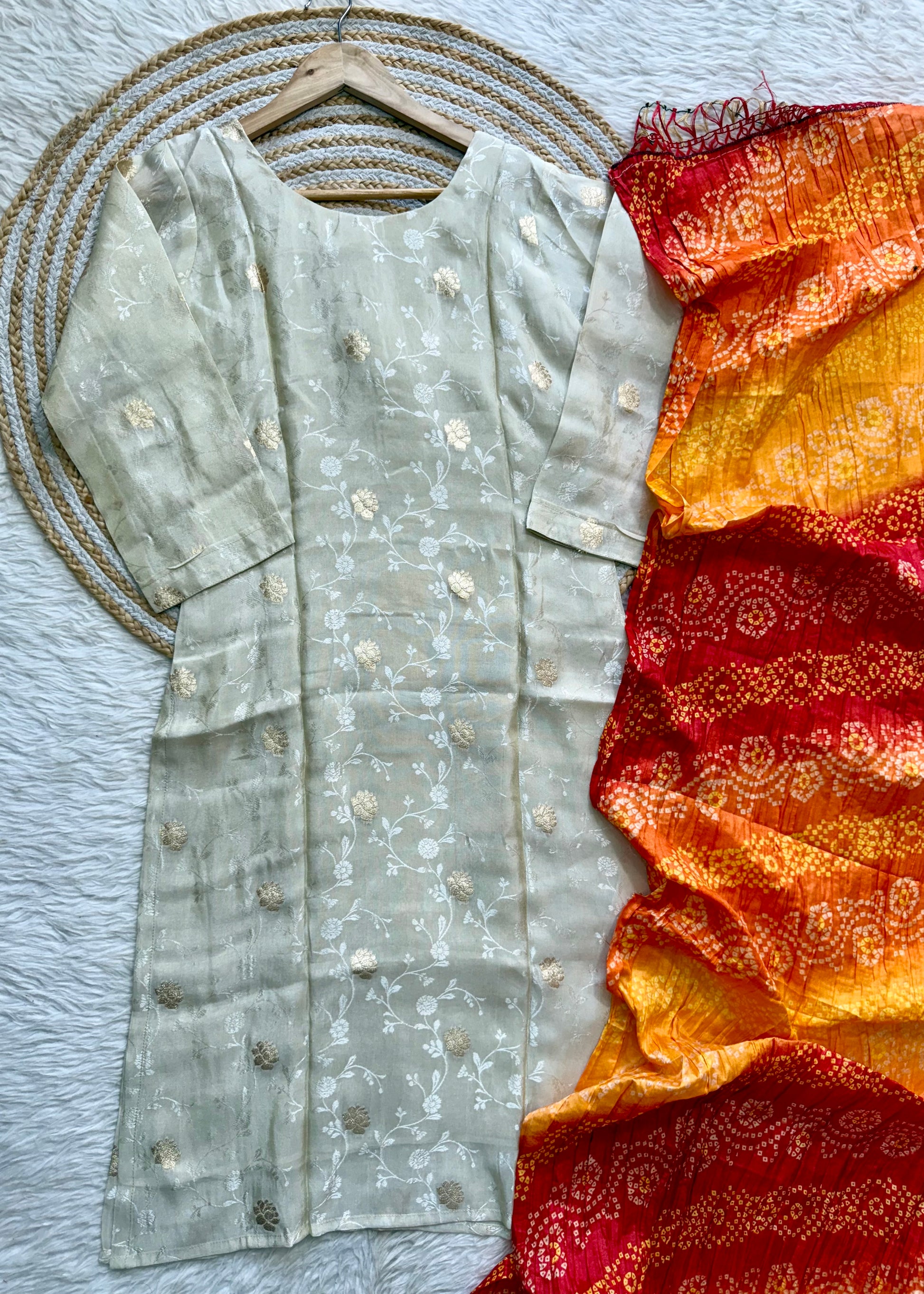 ‘’AARVI” Beautiful off white jacquard silk kurti bottom dupatta set 🛍️