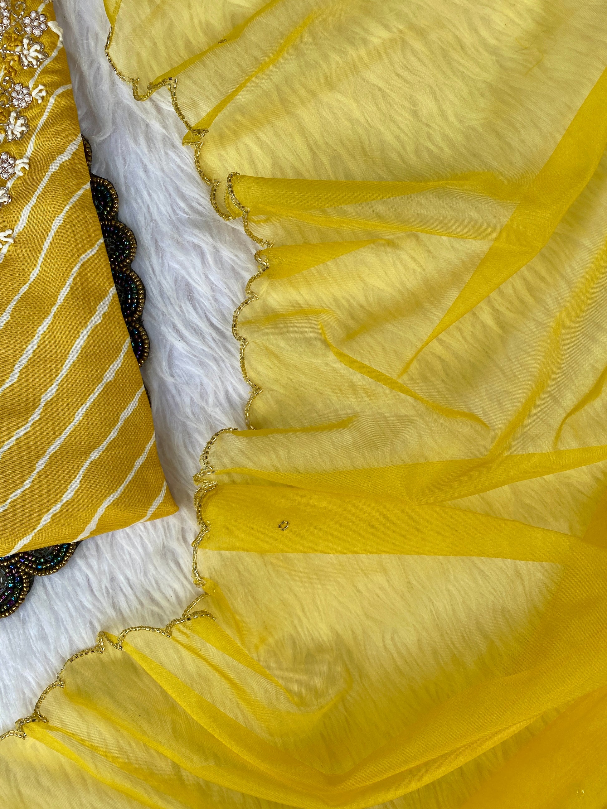 “Mahtab” Beautiful yellow dola silk set 🛍️
