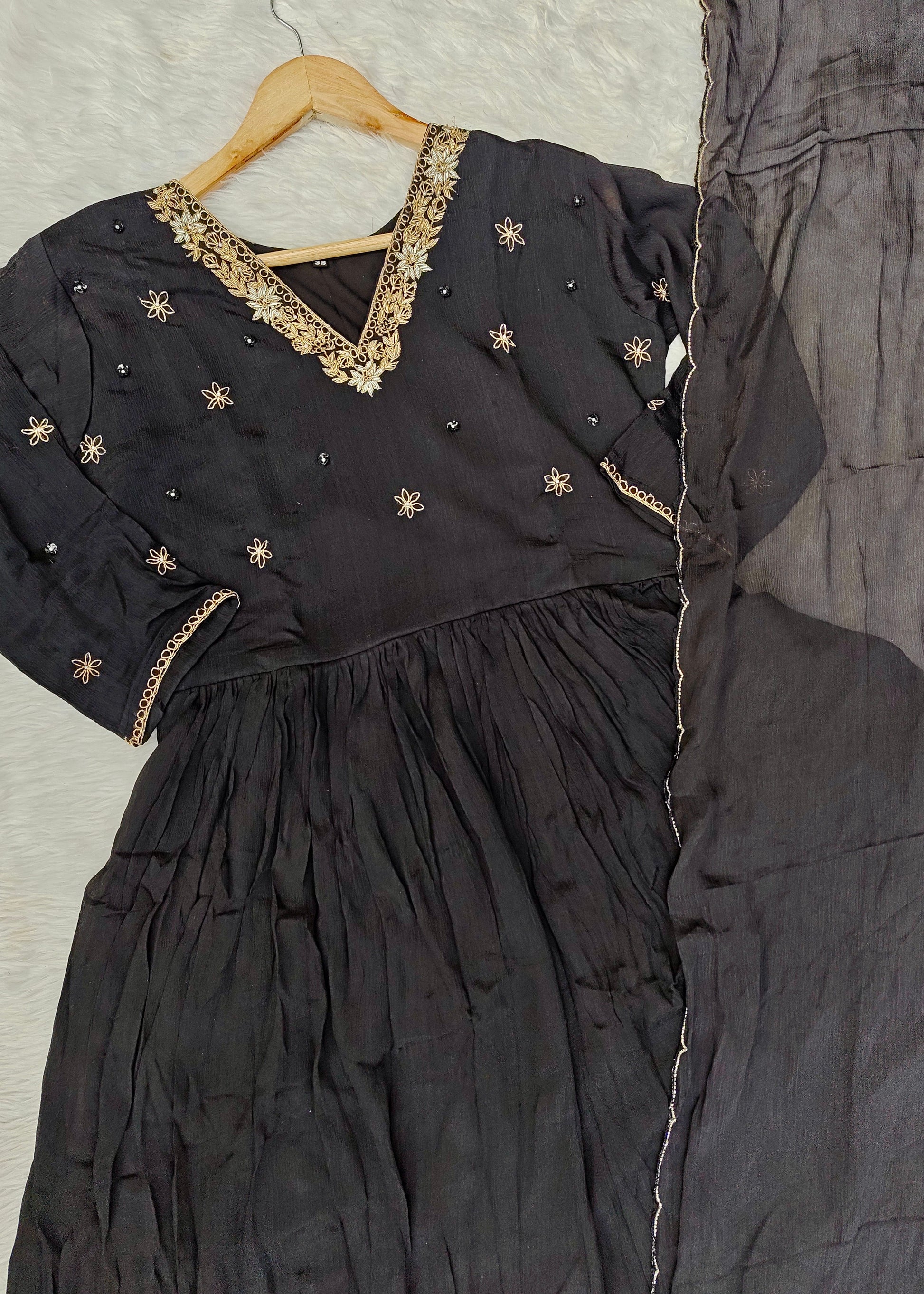 “LYLA” Premium range chinnon anarkali kurti set 🛍️