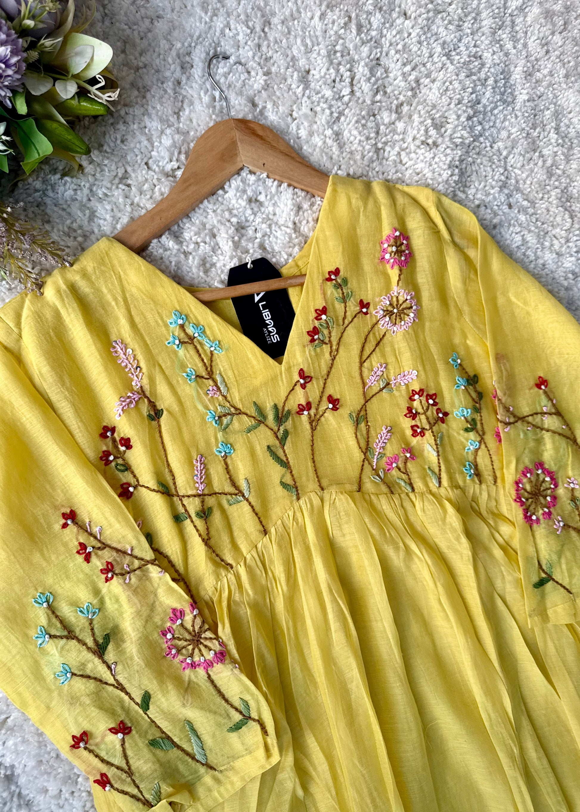 “AYRA” Premium Mul Chanderi Thread Work Anarkali Kurta Set