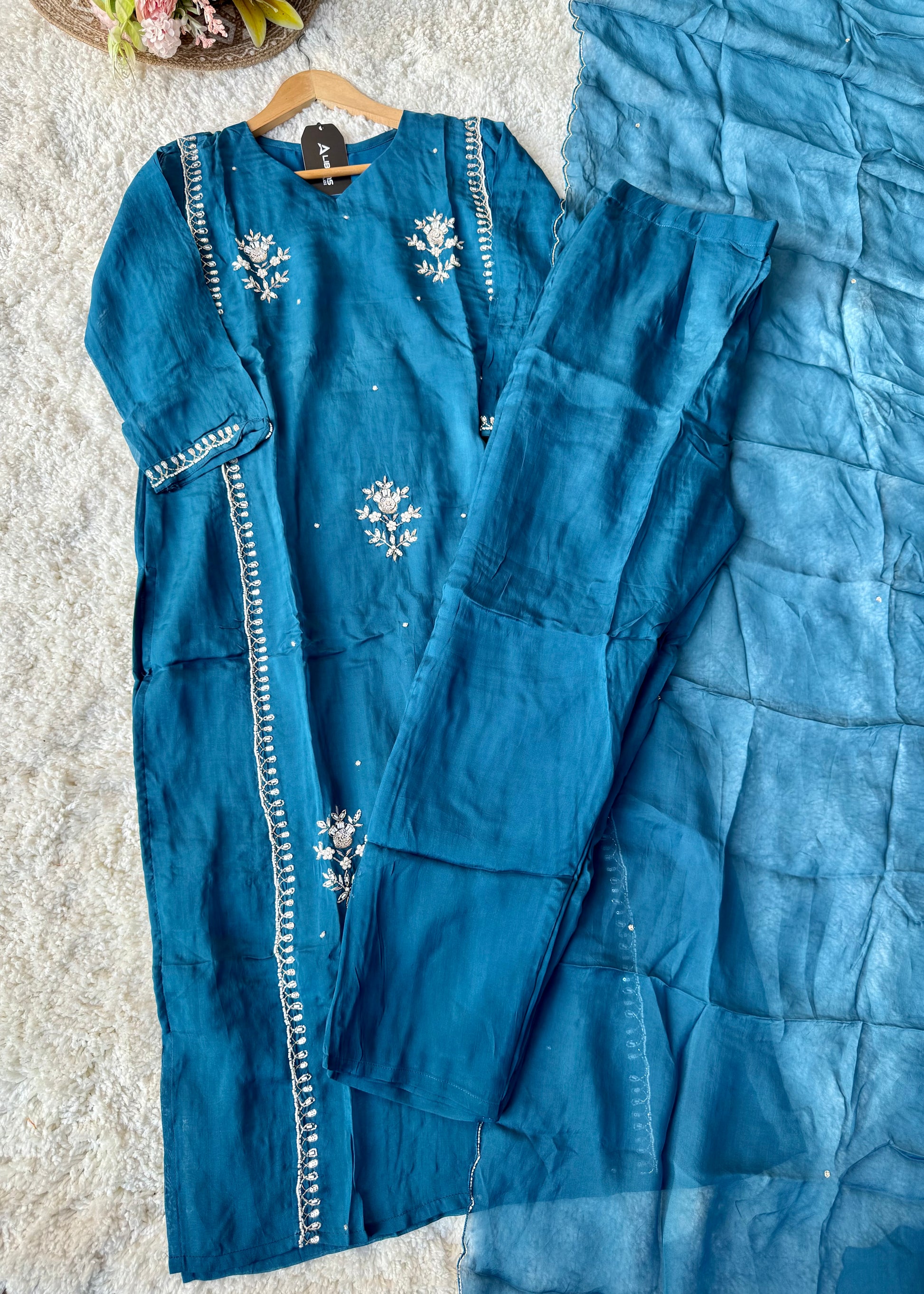 “Ujjwal” Trending Organza Viscose Suit set 🛍️