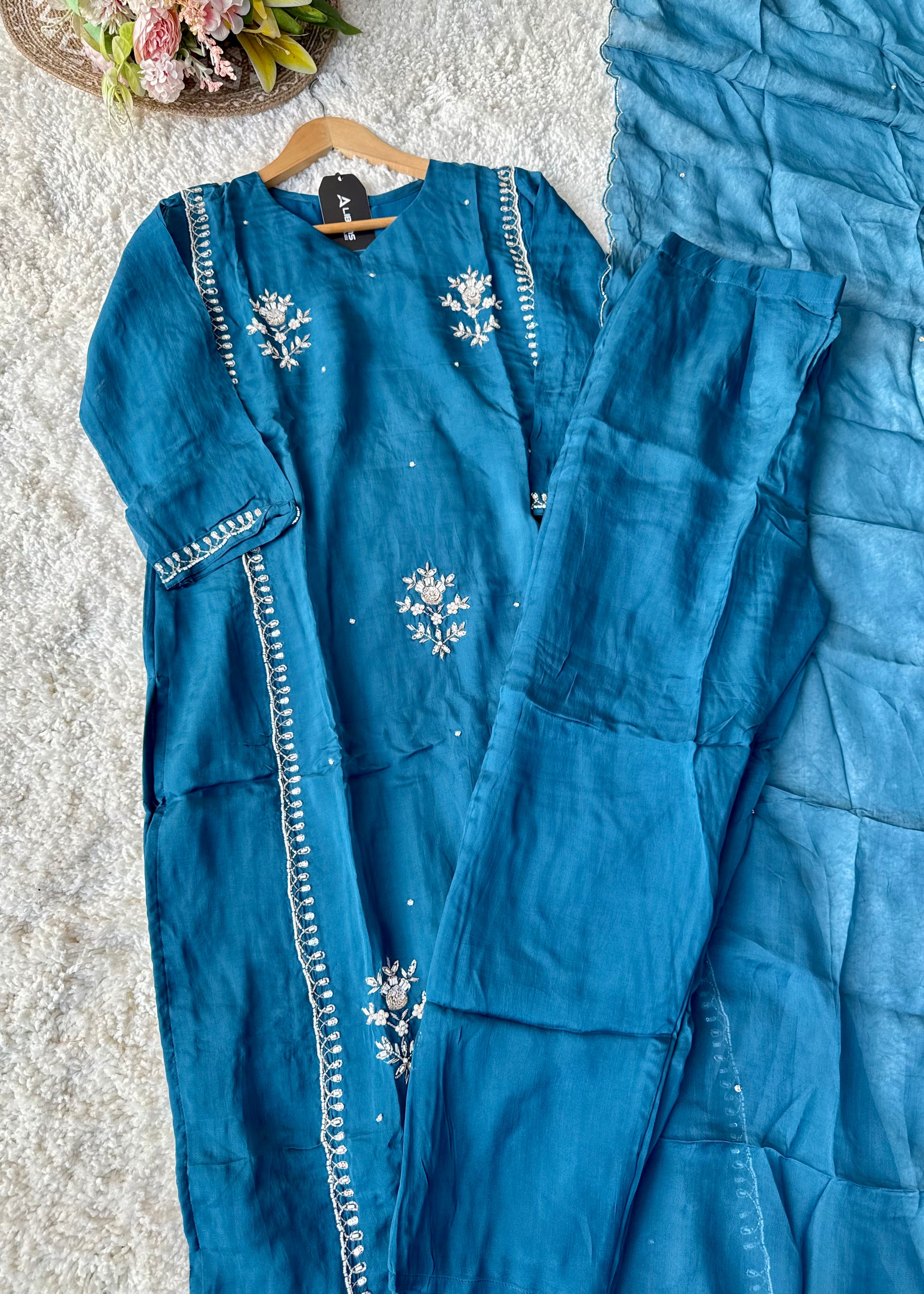 “Ujjwal” Trending Organza Viscose Suit set 🛍️