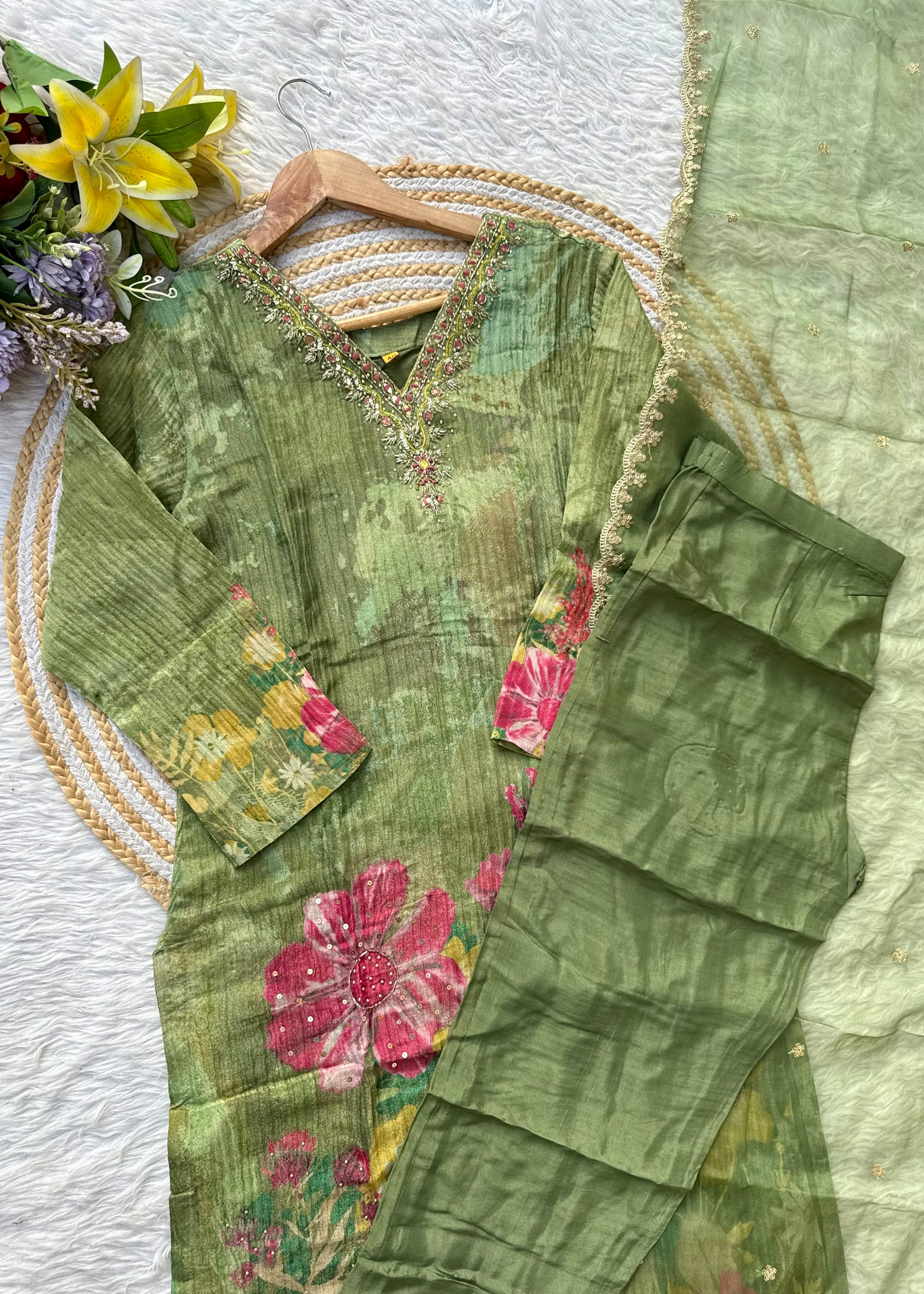 “Darkaar" Premium printed Tissue silk handcrafted kurti bottom with dupatta set 🛍️