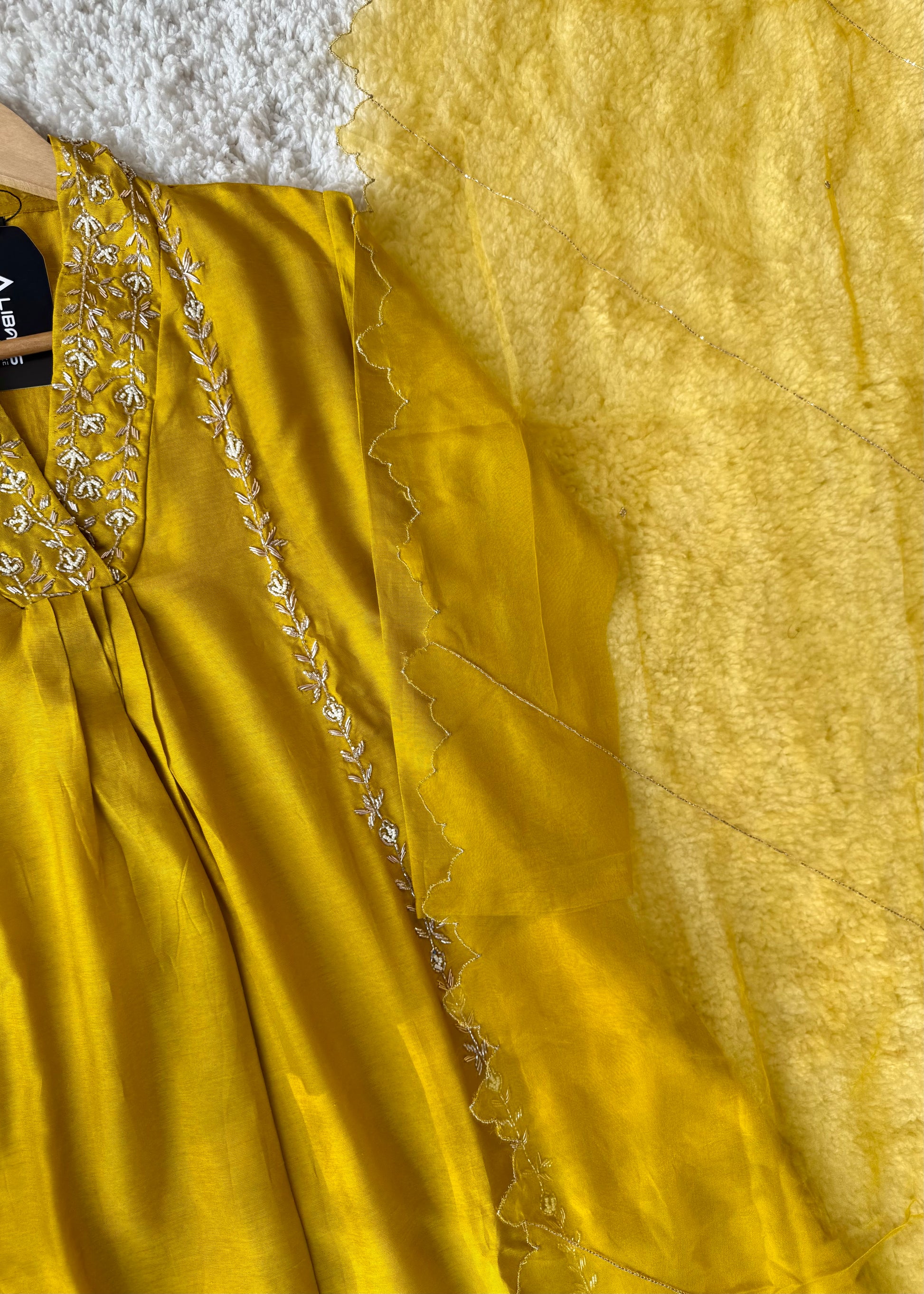 “Eira” Heavy handwork Dola silk A line kurti set 🛍️