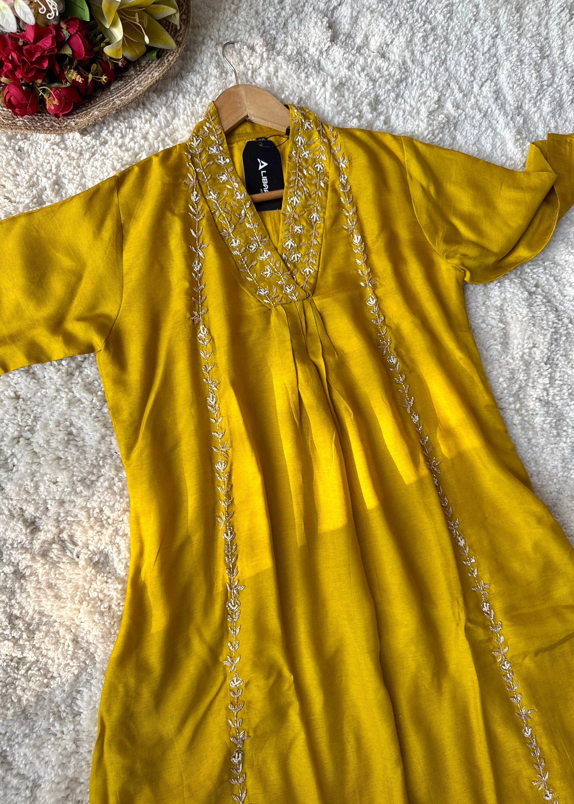 “Eira” Heavy handwork Dola silk A line kurti set 🛍️