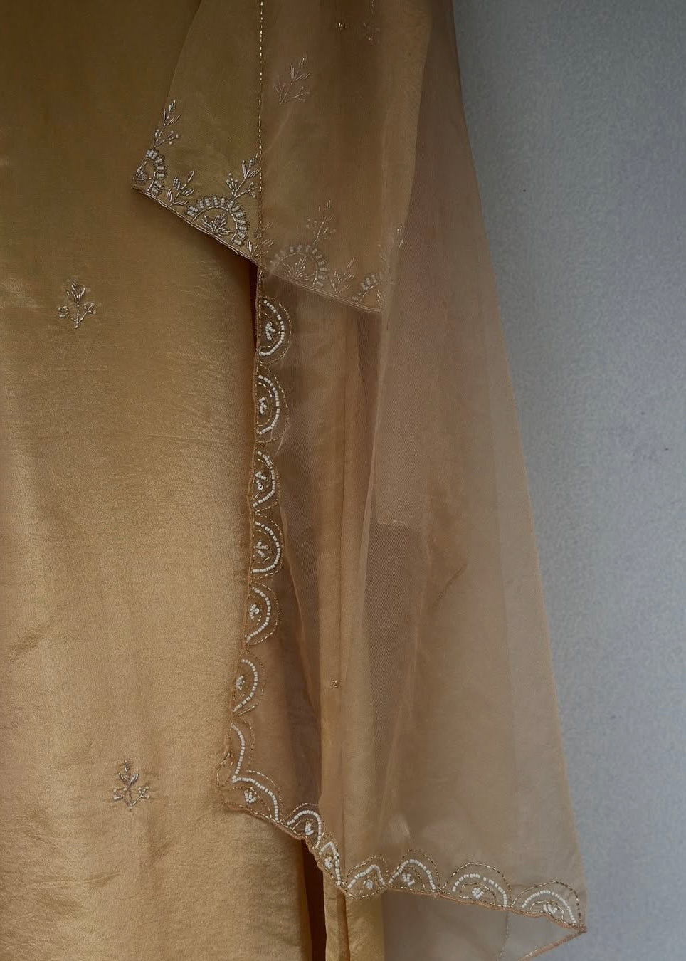 “MAHREEN” Beautiful Tissue silk Handwork Suit Set