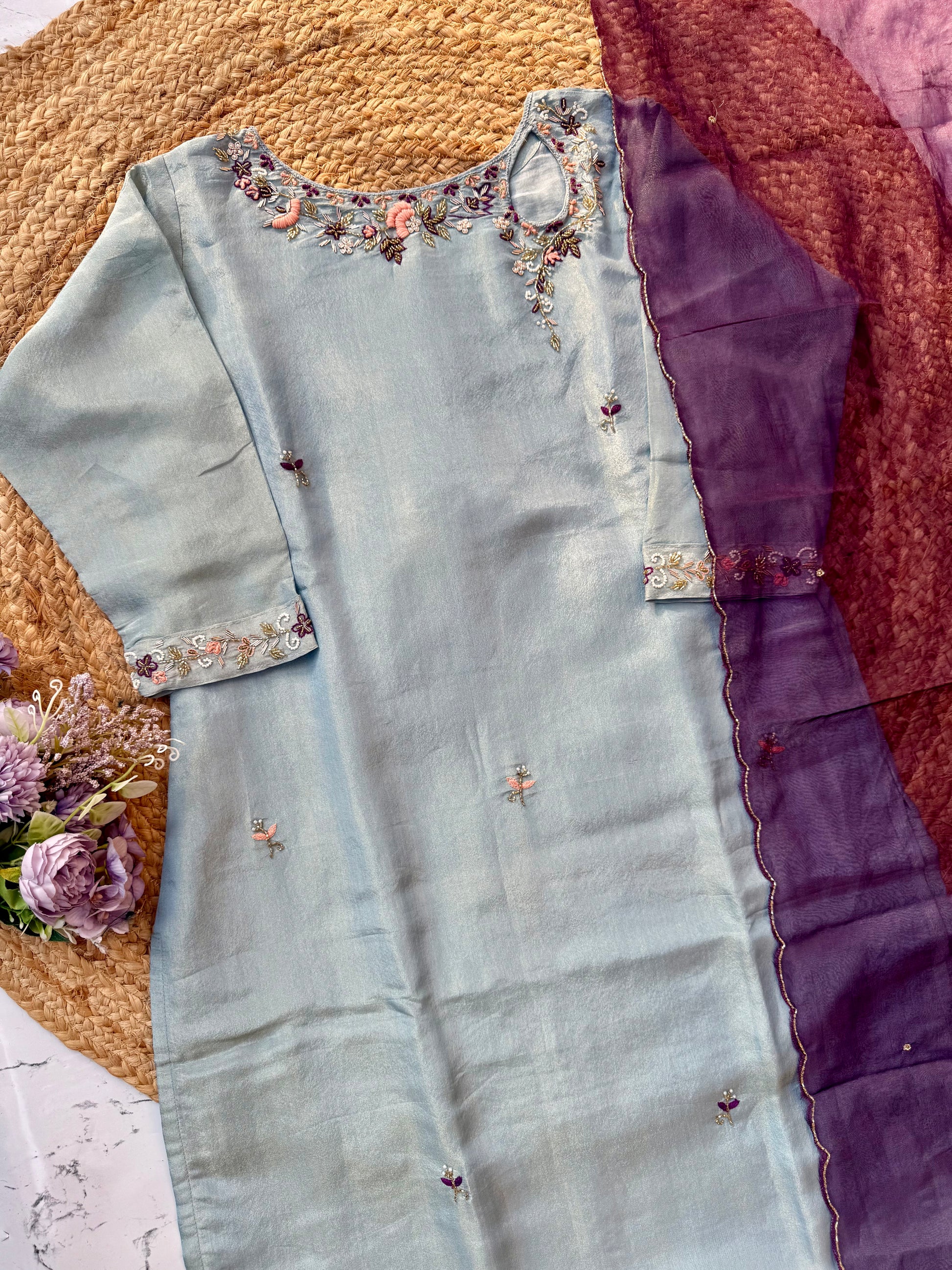 “NAKS” A very beautiful Tissue silk handwork set 🛍️