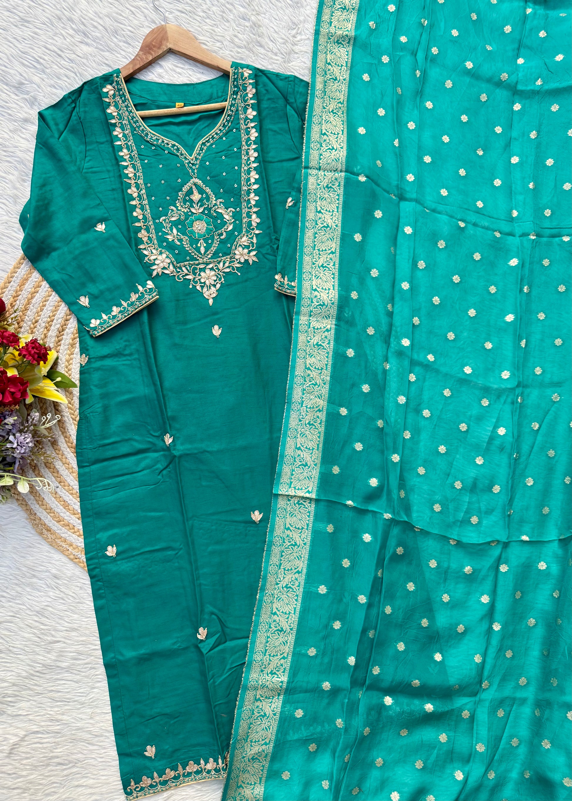 “RIWAYAT” Premium festive wear Dola silk set 🛍️