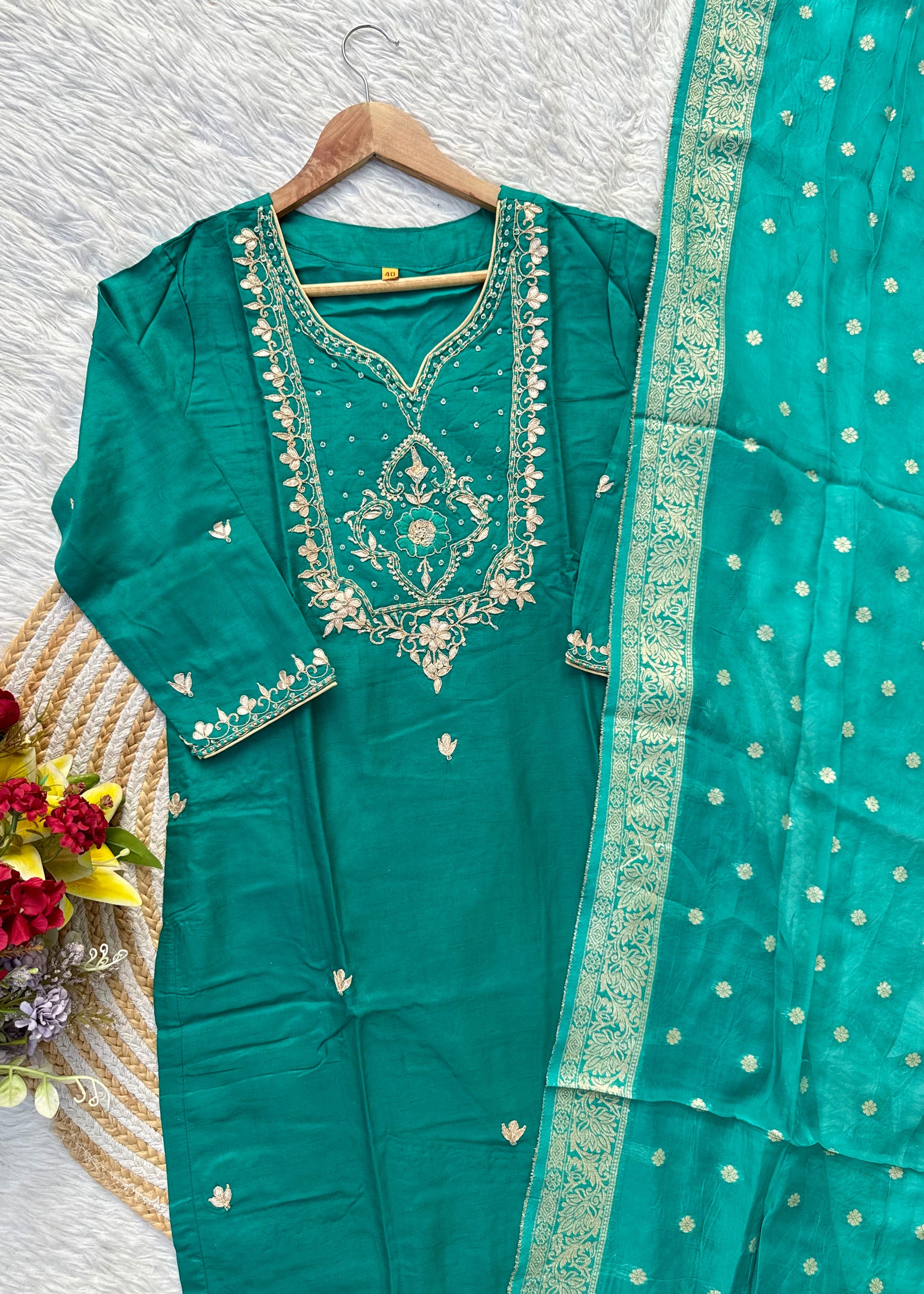 “RIWAYAT” Premium festive wear Dola silk set 🛍️
