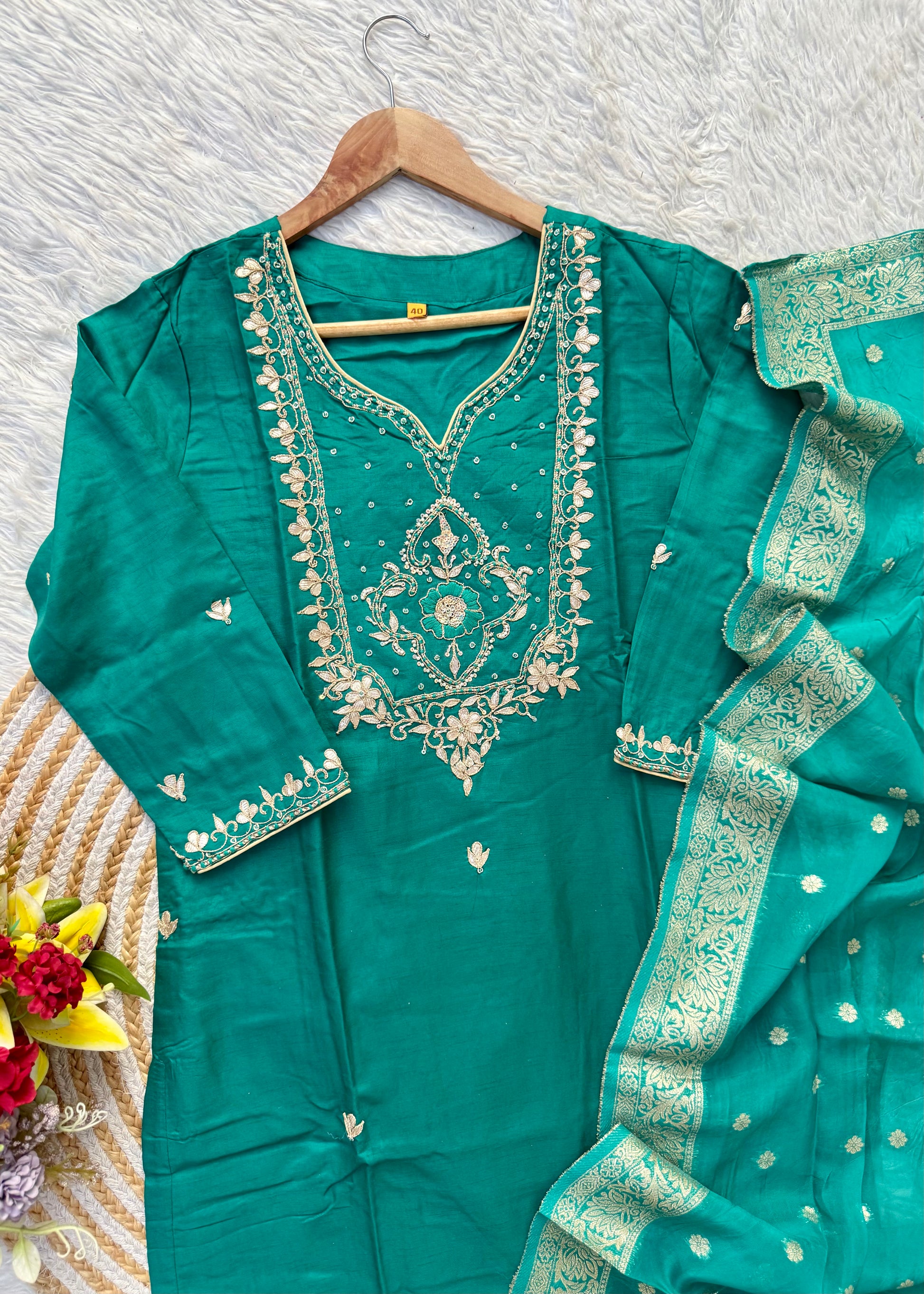 “RIWAYAT” Premium festive wear Dola silk set 🛍️