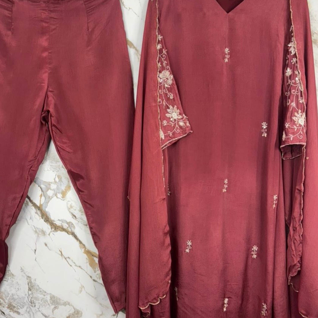 🛍️”Nivya– Premium Chinnon A-Line Kurta Set