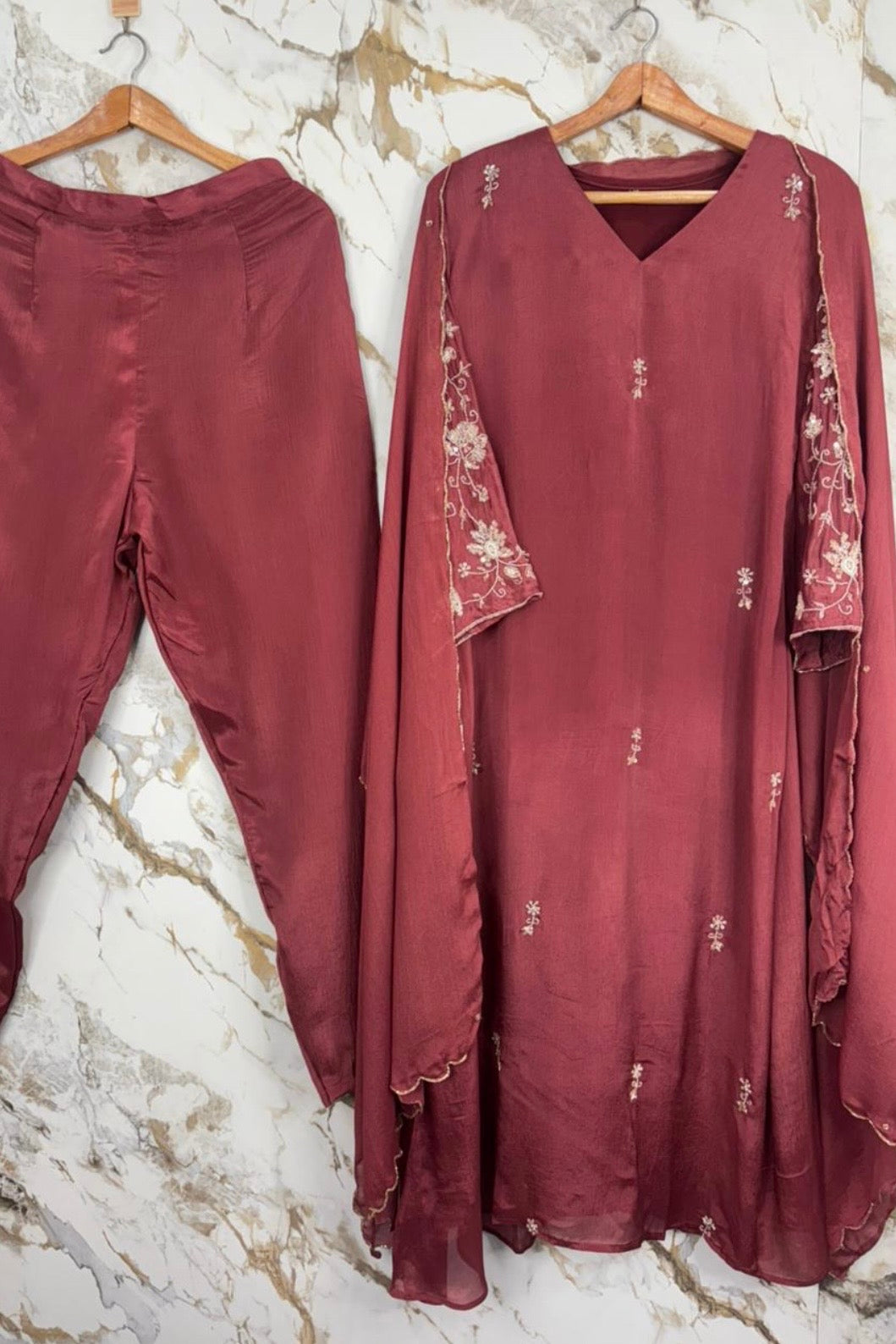 🛍️”Nivya– Premium Chinnon A-Line Kurta Set