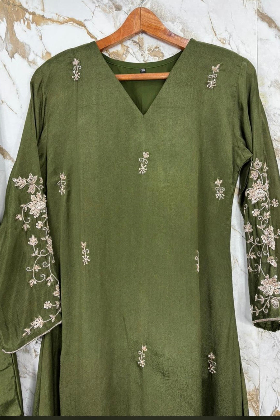 🛍️”Nivya– Premium Chinnon A-Line Kurta Set