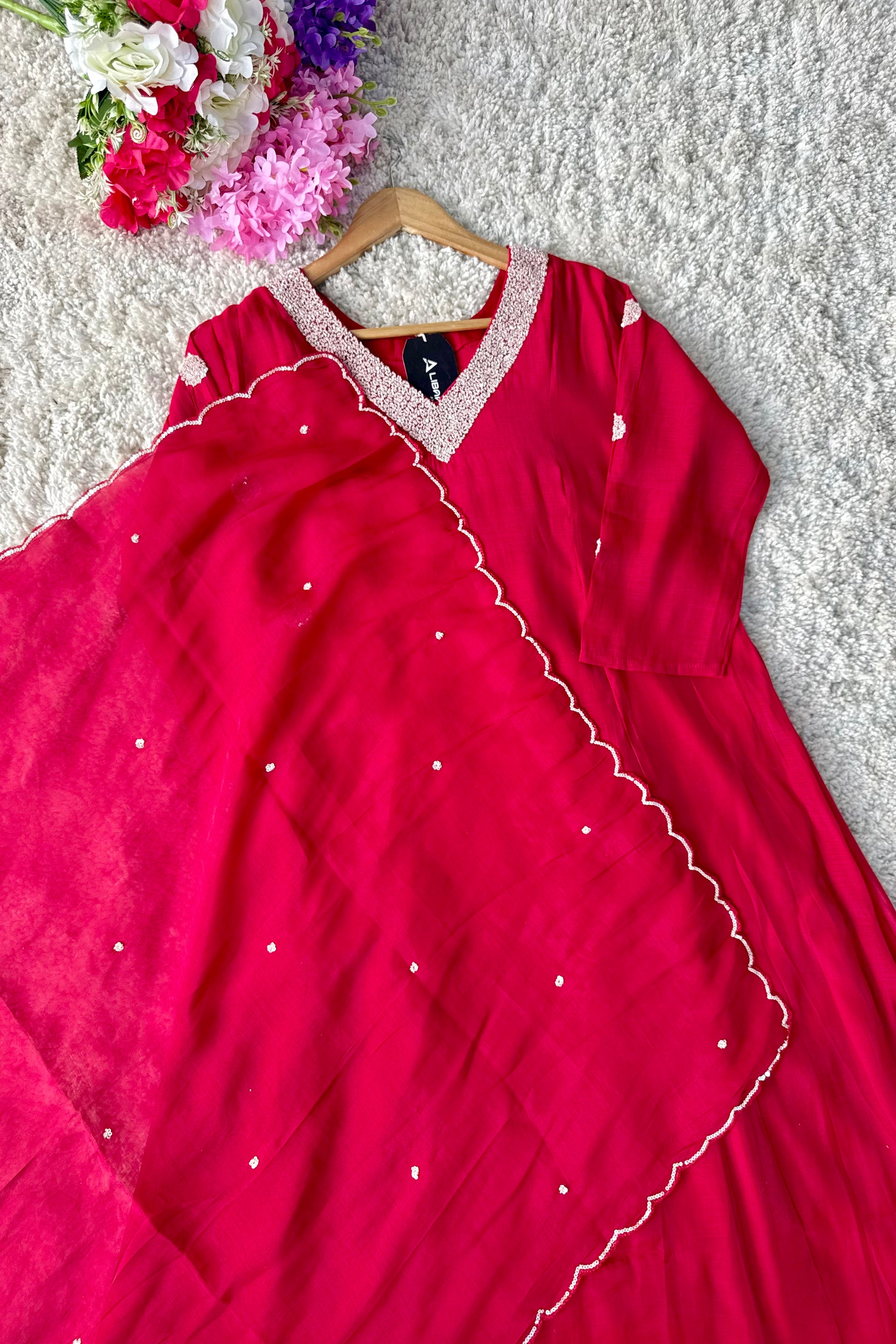 ❤️Sreya – Premium Ho Silk Back Design A Line Kurta Set