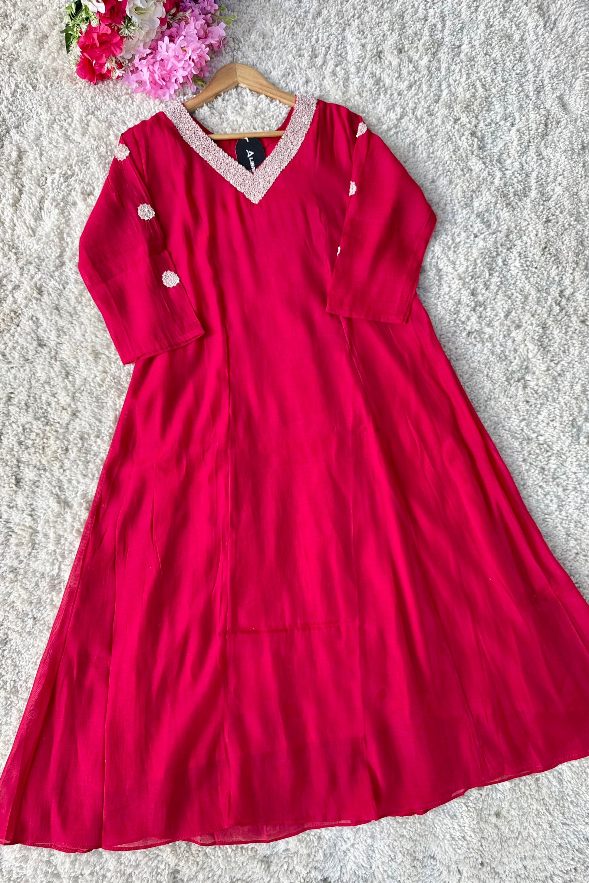 ❤️Sreya – Premium Ho Silk Back Design A Line Kurta Set
