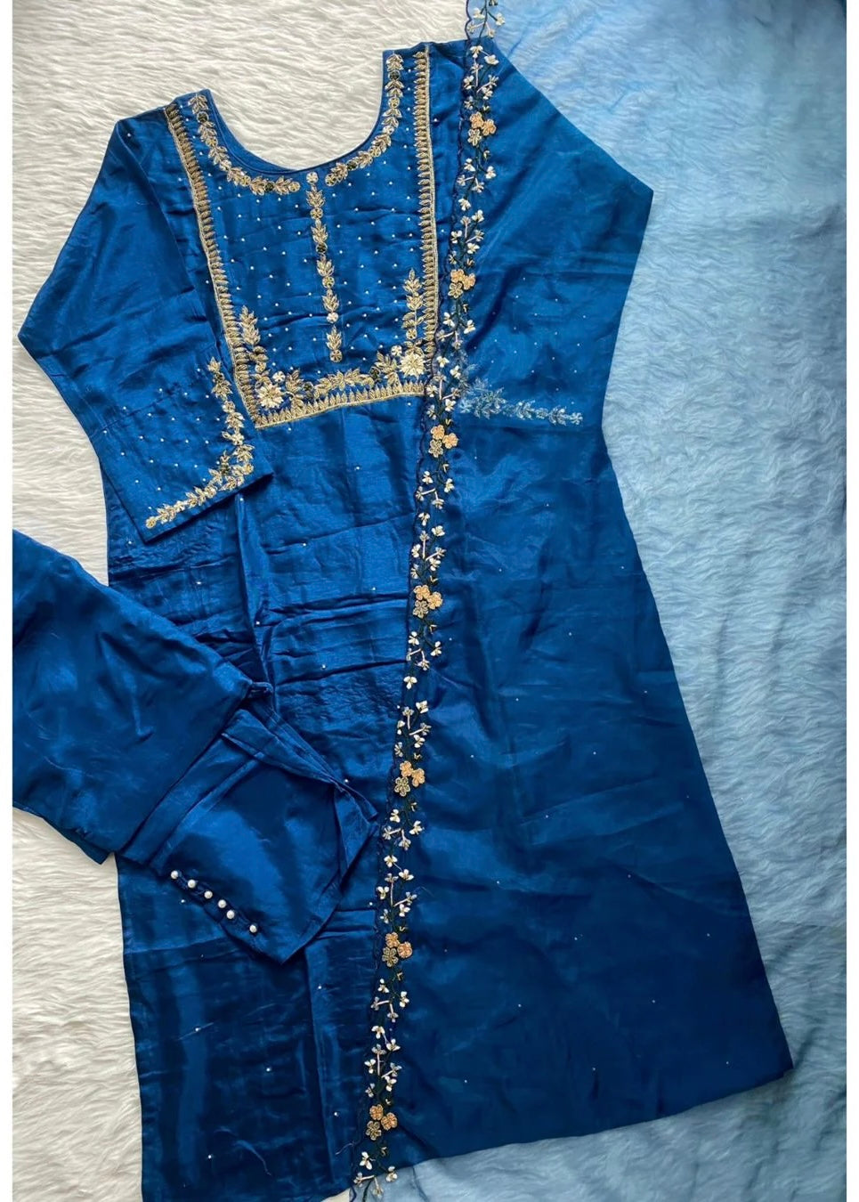 “ALKA” A very beautiful piece with zardozi & zari handwork set