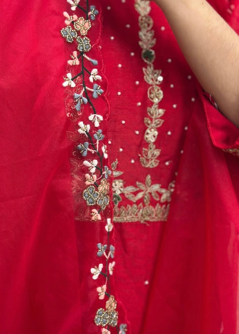 “ALKA” A very beautiful piece with zardozi & zari handwork set