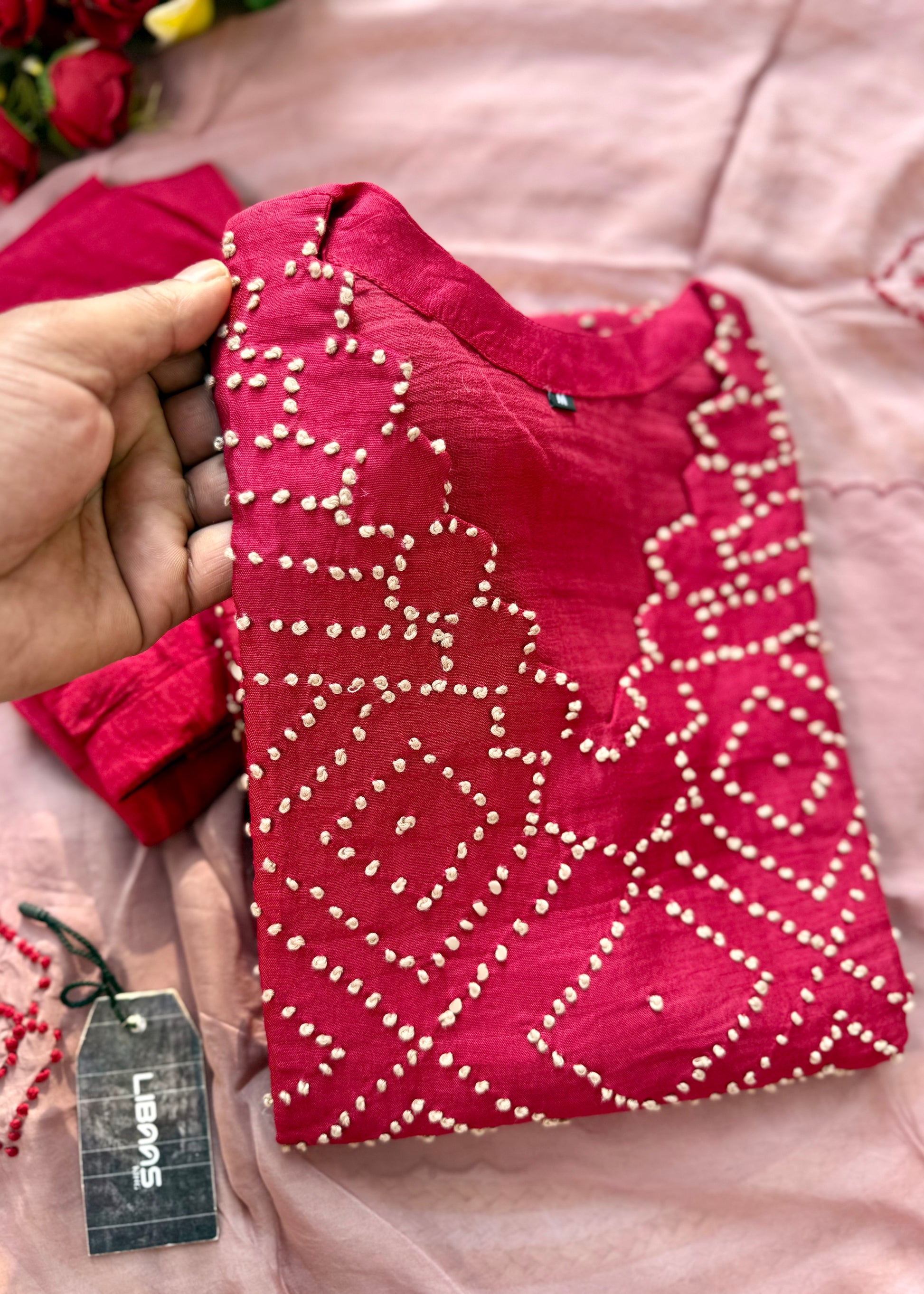 “Knot” Premium range French knot work dola silk kurta set 🛍️