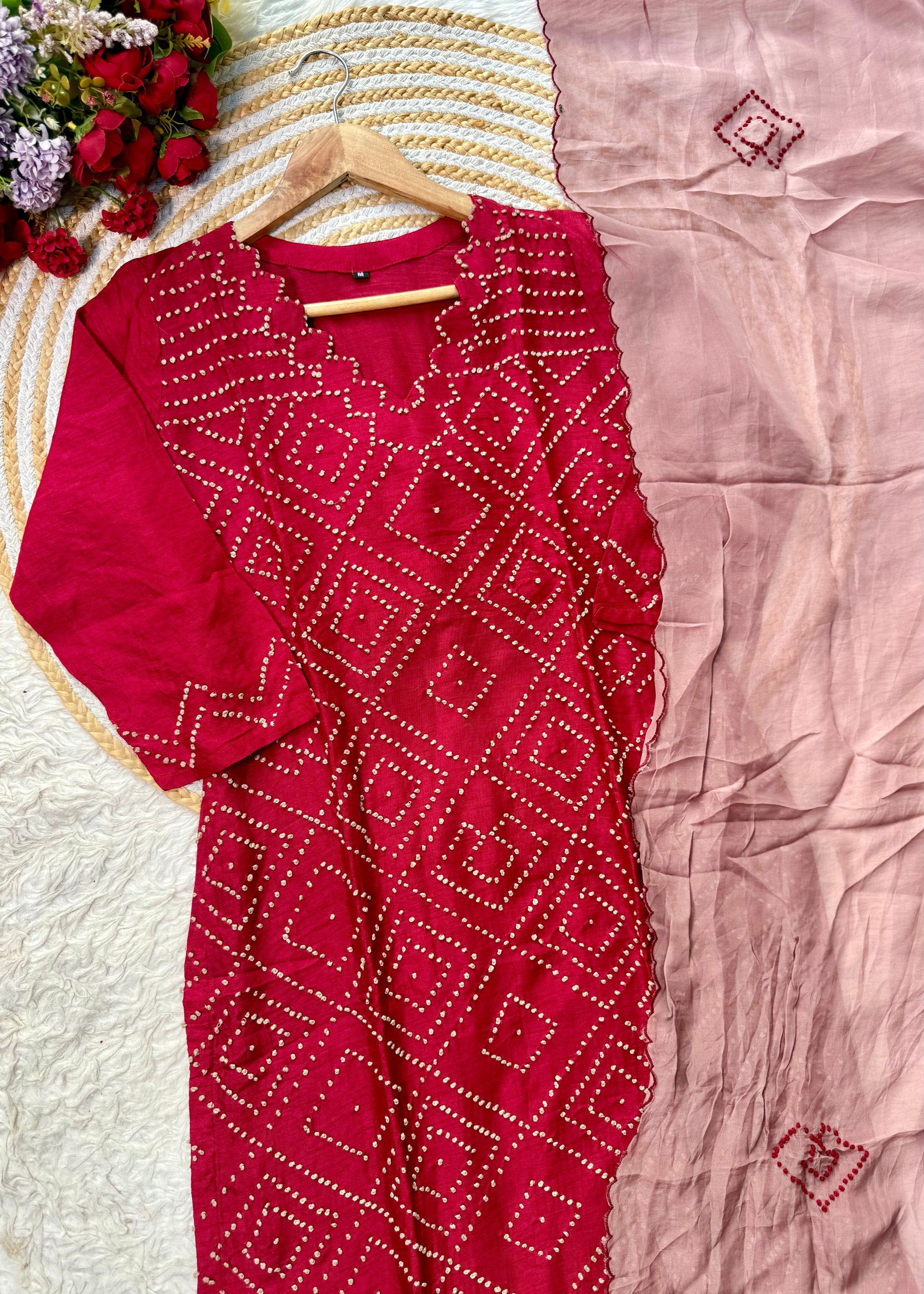 “Knot” Premium range French knot work dola silk kurta set 🛍️
