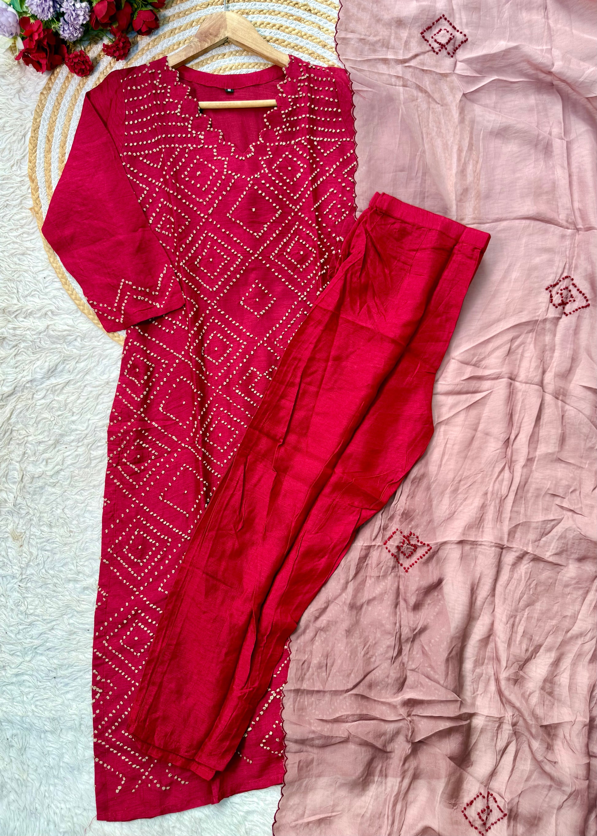 “Knot” Premium range French knot work dola silk kurta set 🛍️