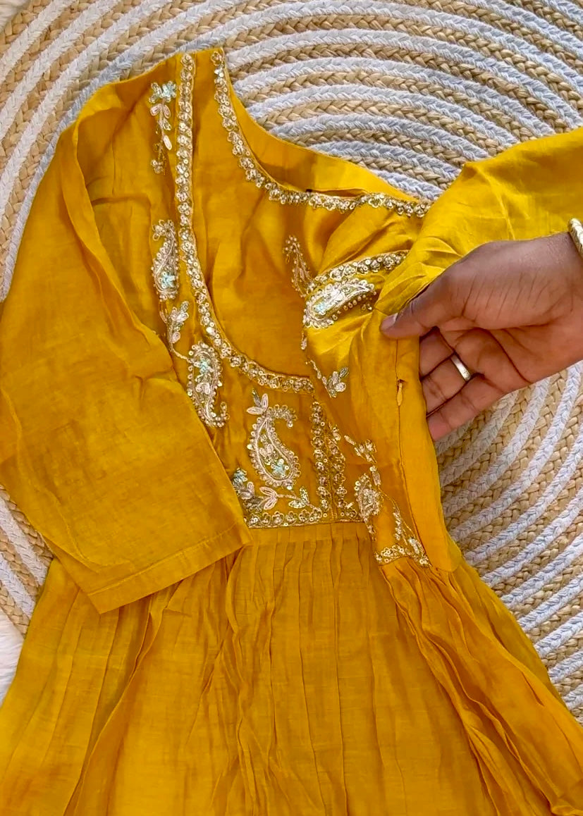 “MAITHALI” Beautiful side cut Mul Chanderi dress