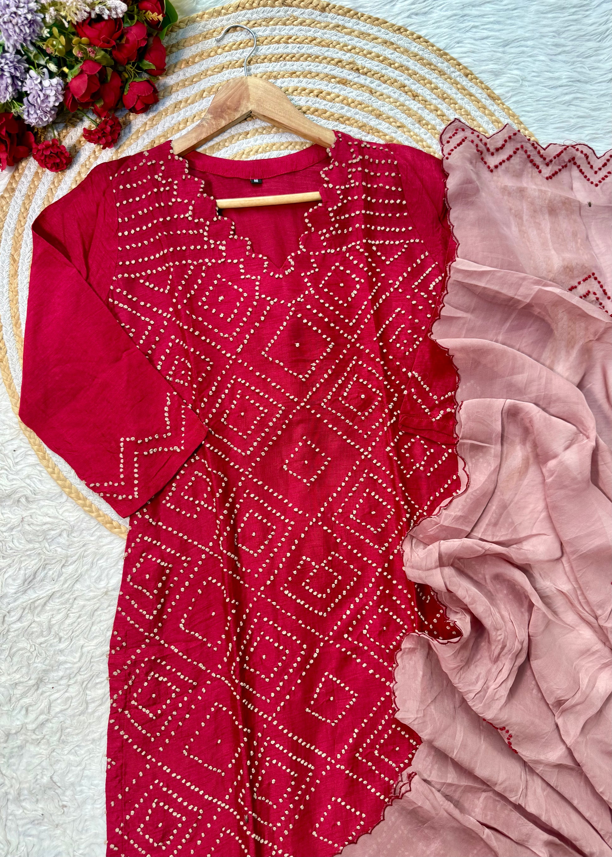 “Knot” Premium range French knot work dola silk kurta set 🛍️