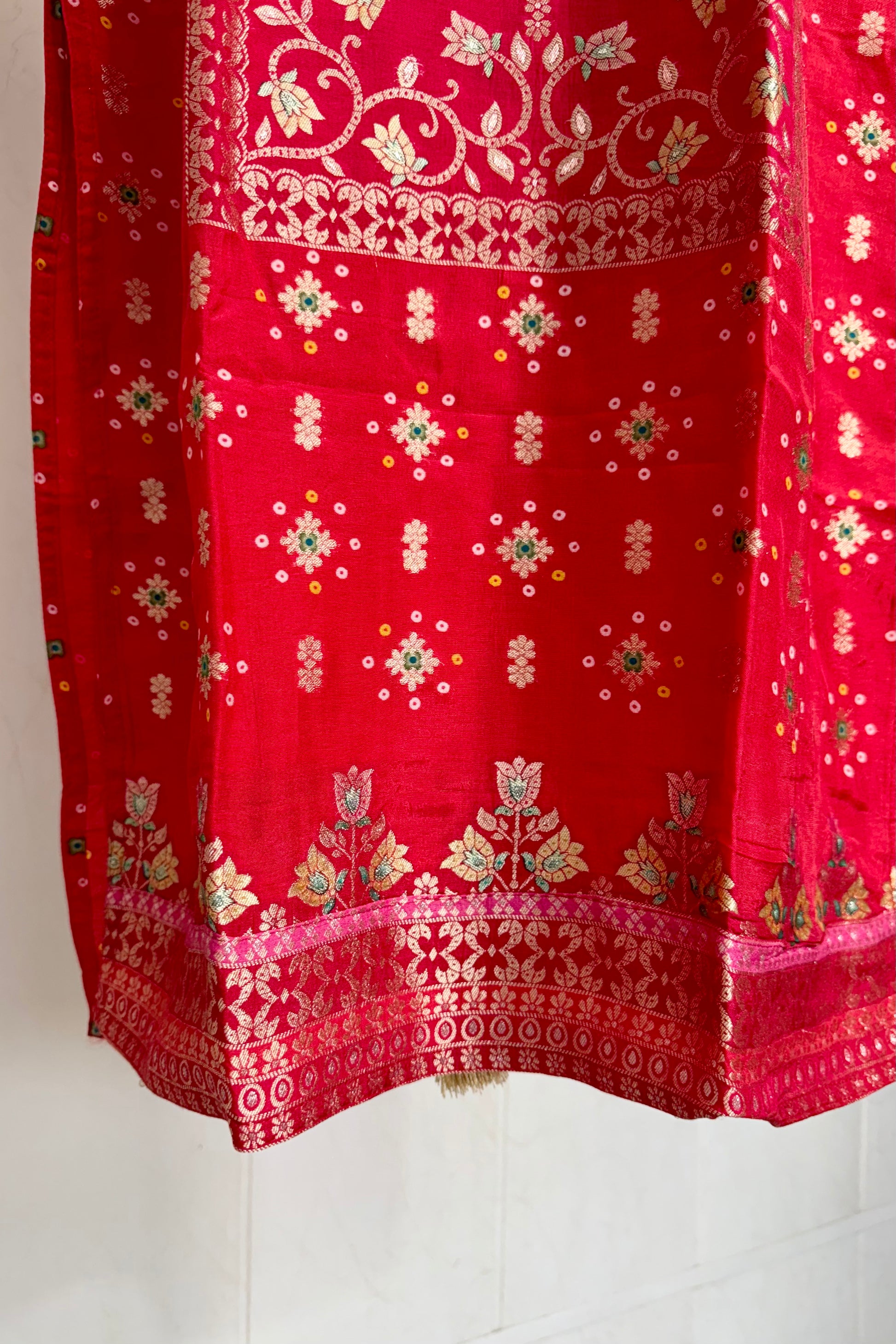 “Mustarab” Beautiful jacquard silk kurti pant with dupatta set 🛍️