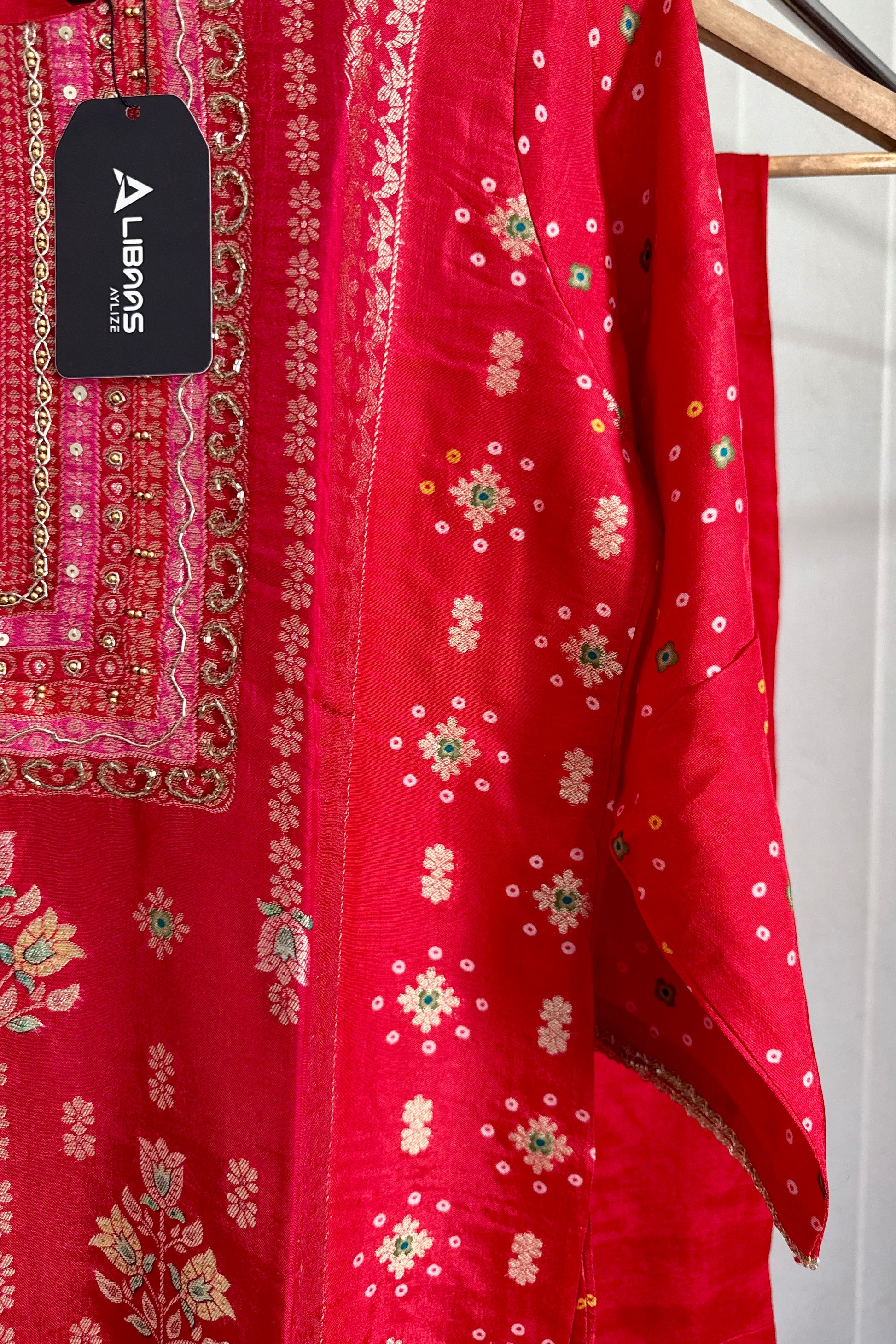 “Mustarab” Beautiful jacquard silk kurti pant with dupatta set 🛍️