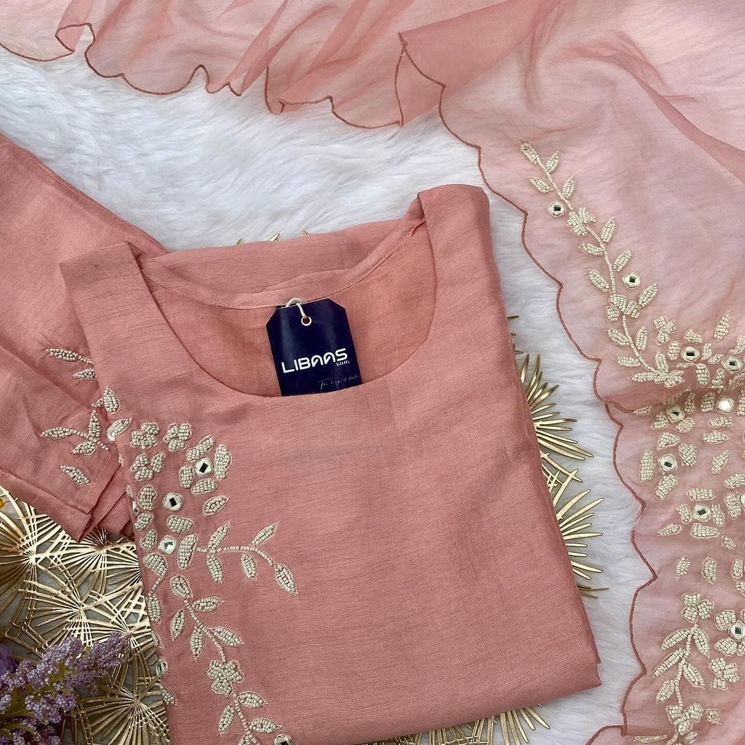 ‘’HEER” Peach Dola Silk Set