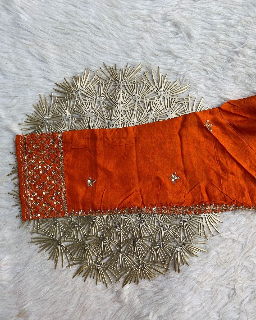“Dilkash” A very beautiful orange v neck handwork set🛍️