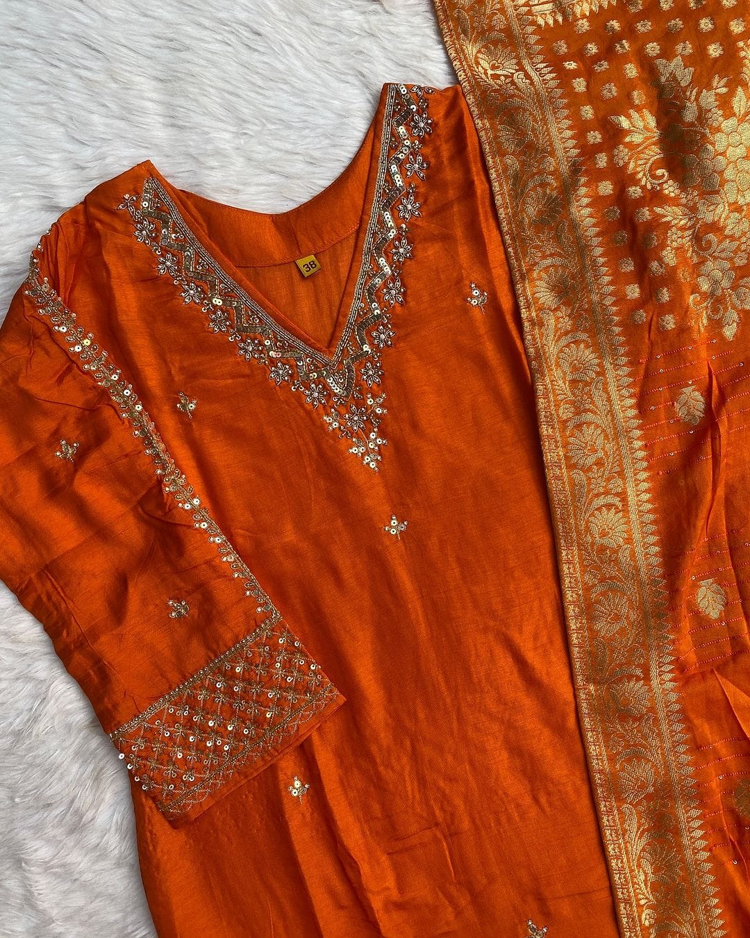 “Dilkash” A very beautiful orange v neck handwork set🛍️