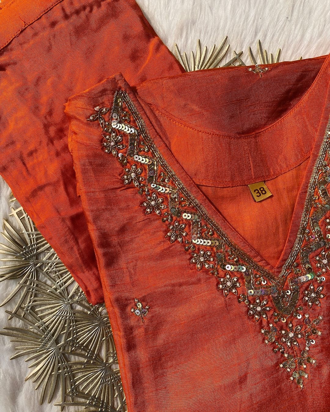 “Dilkash” A very beautiful orange v neck handwork set🛍️