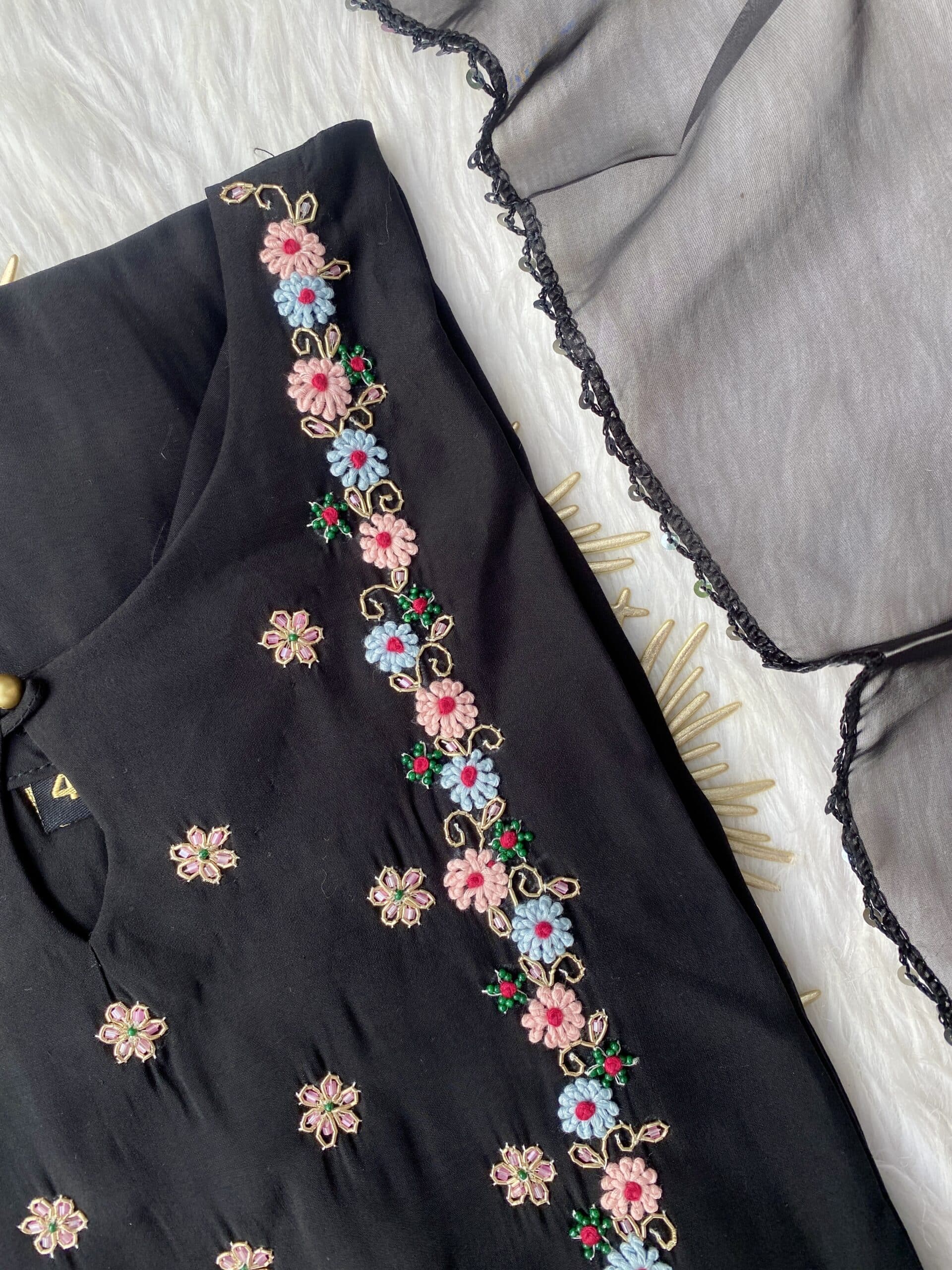 “Inaayat” Beautifully black silk kurta bottom with dupatta set
